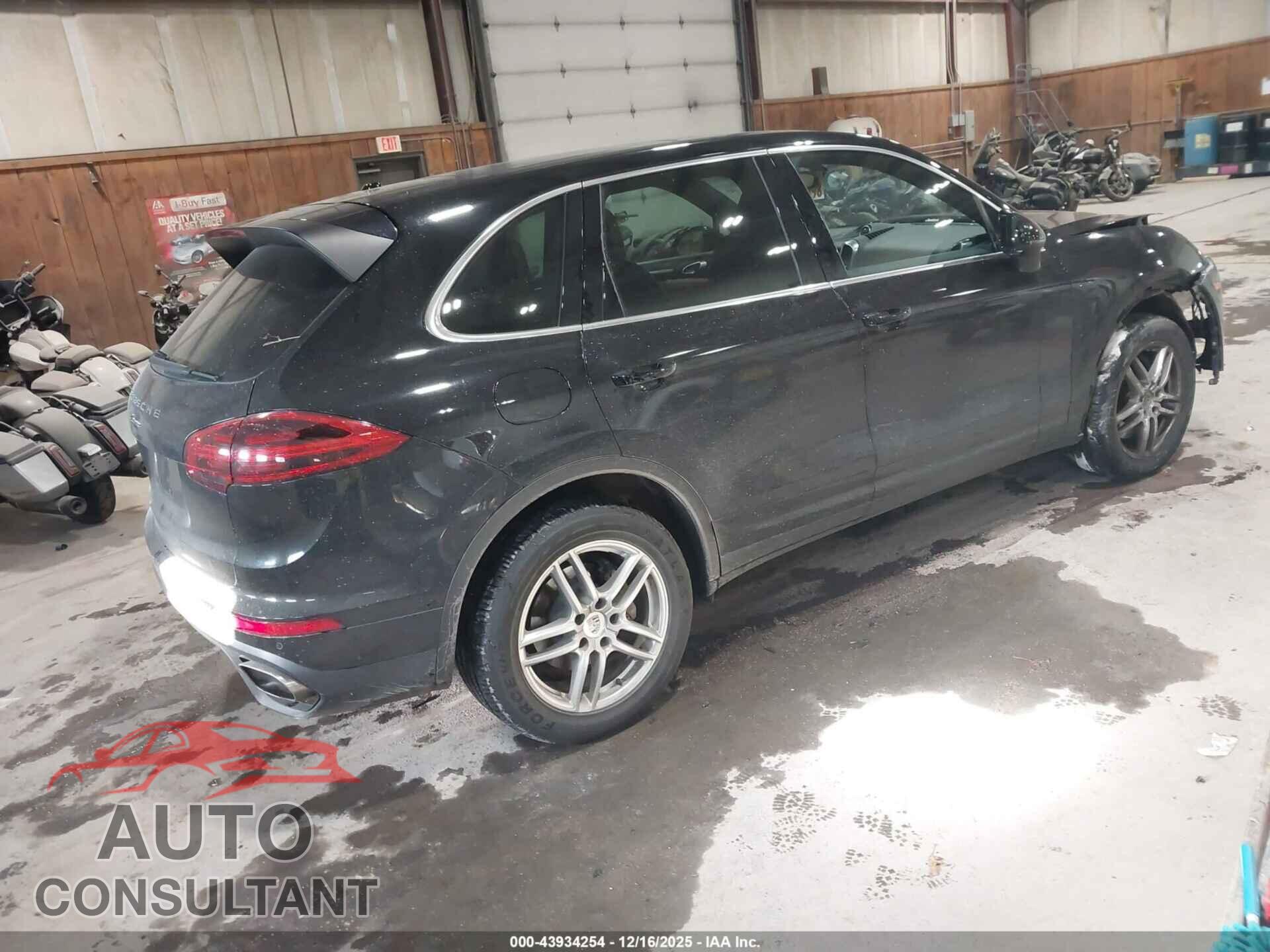 PORSCHE CAYENNE 2016 - WP1AA2A25GLA02461