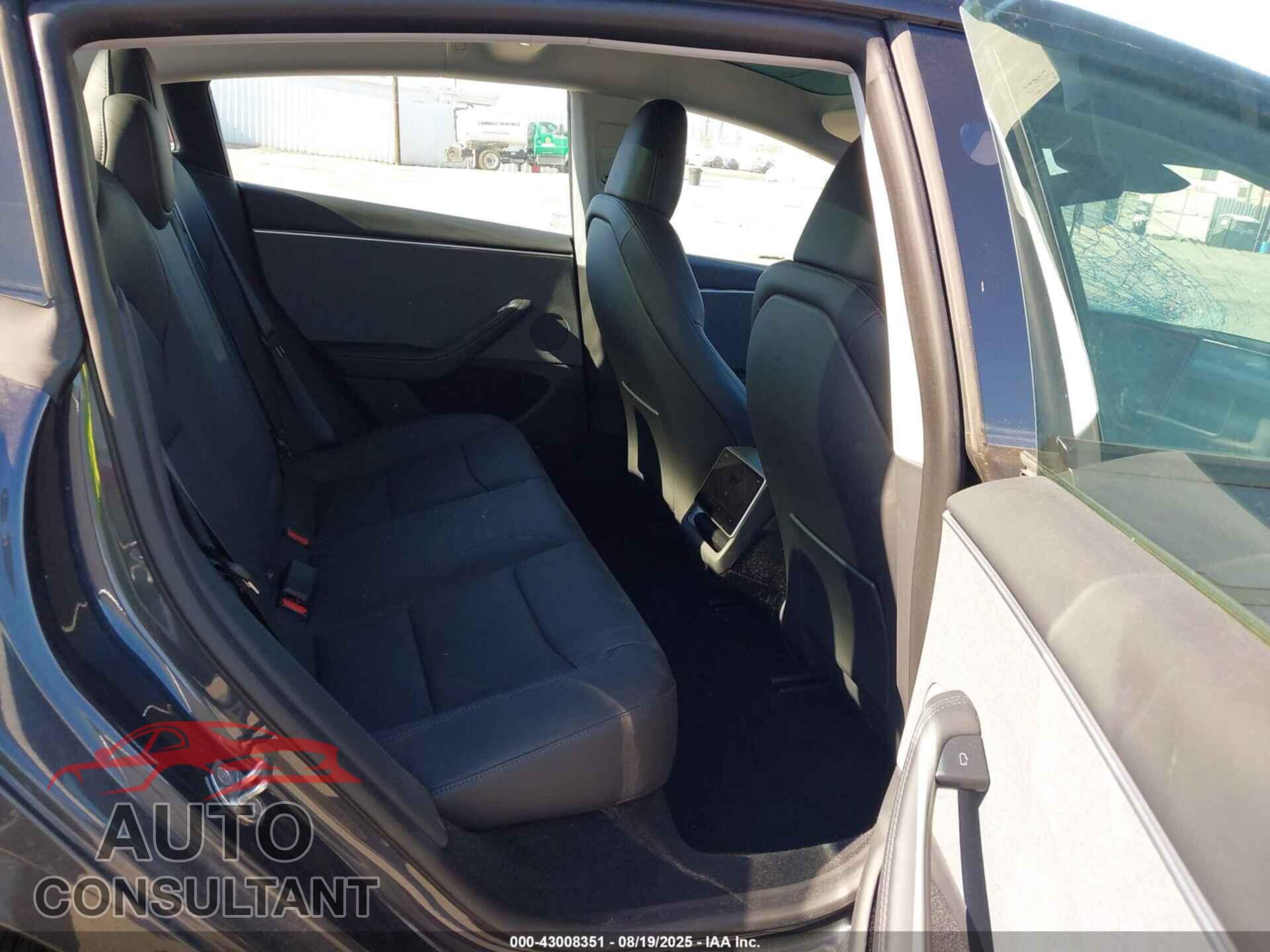TESLA MODEL 3 2024 - 5YJ3E1EA4RF722091