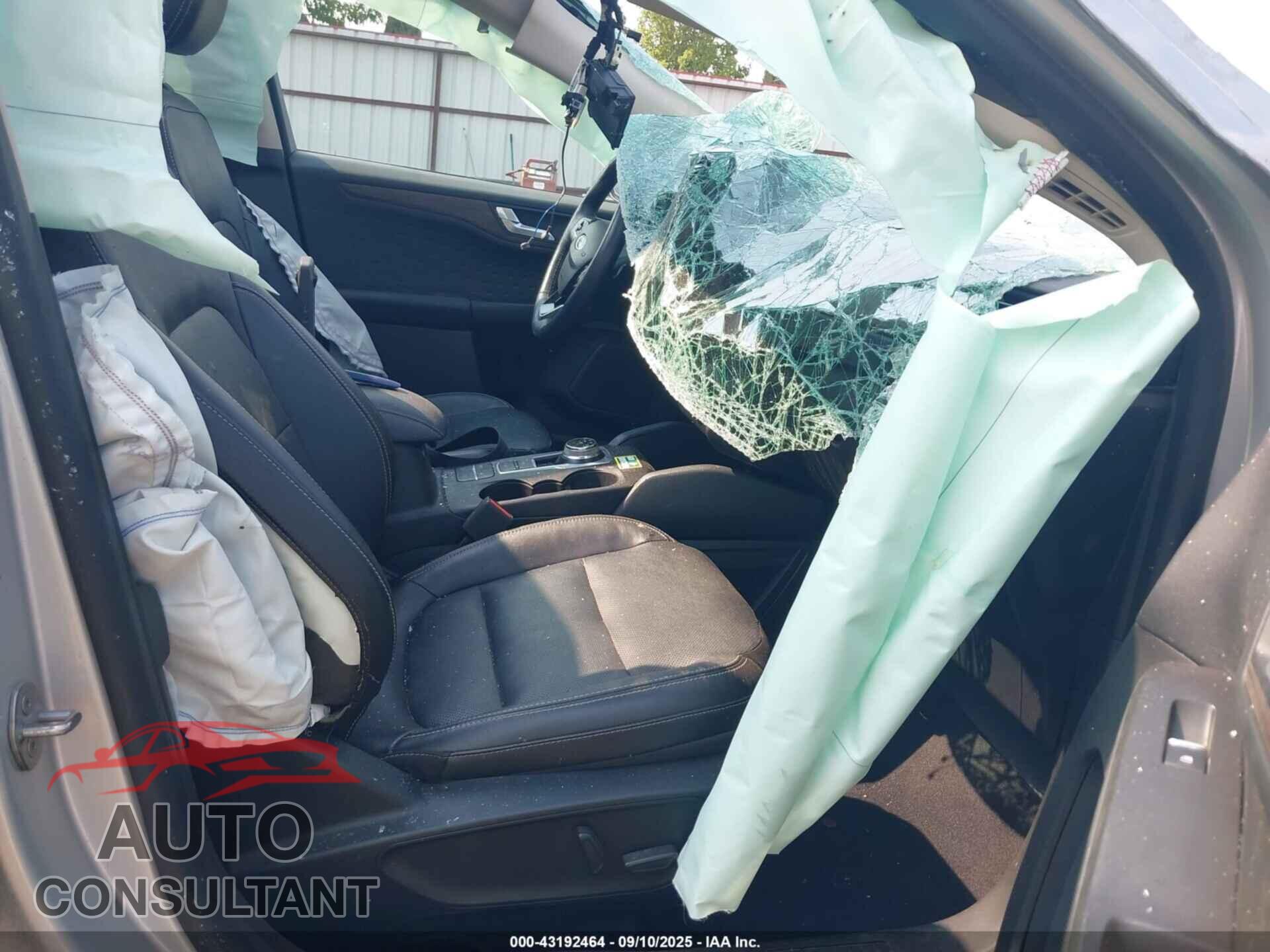 FORD ESCAPE 2020 - 1FMCU9J96LUA79251