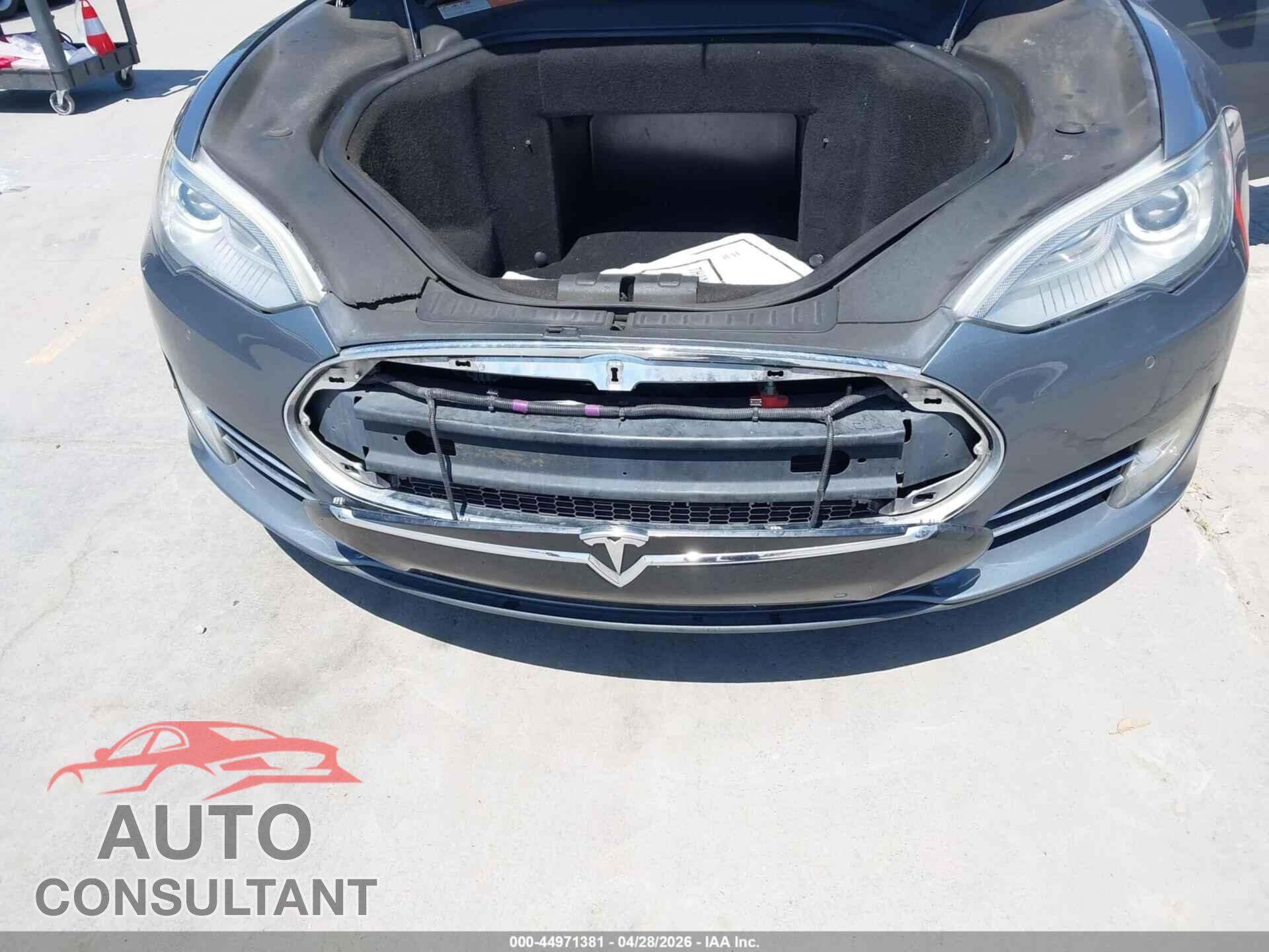 TESLA MODEL S 2013 - 5YJSA1DN8DFP28982