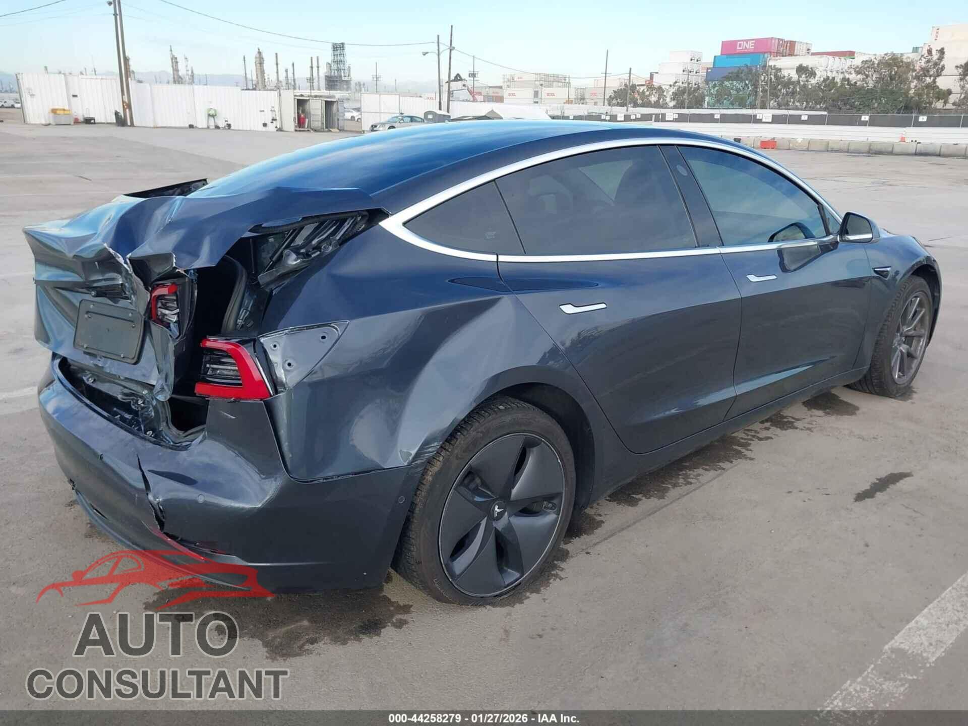 TESLA MODEL 3 2018 - 5YJ3E1EA4JF123891