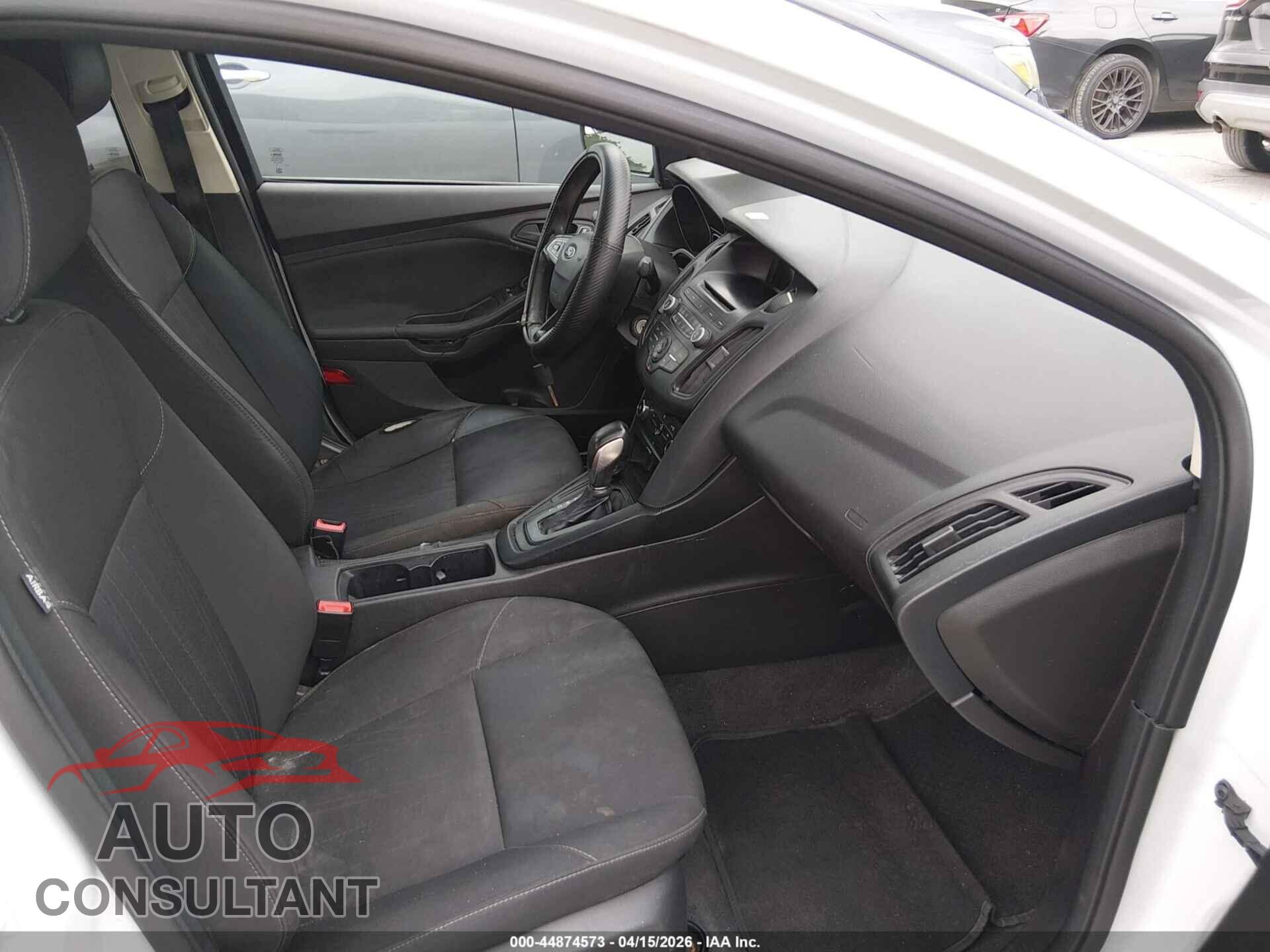 FORD FOCUS 2017 - 1FADP3E21HL211474