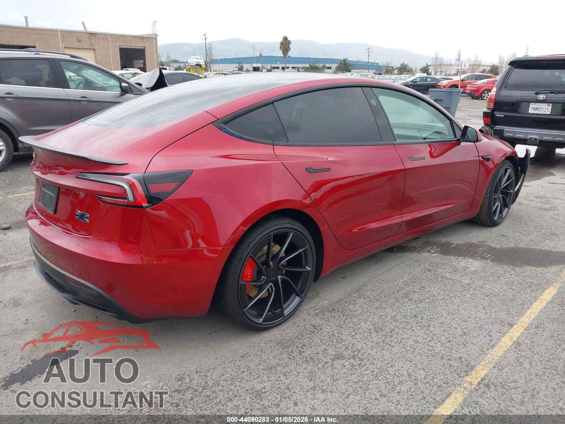 TESLA MODEL 3 2024 - 5YJ3E1ET7RF832909