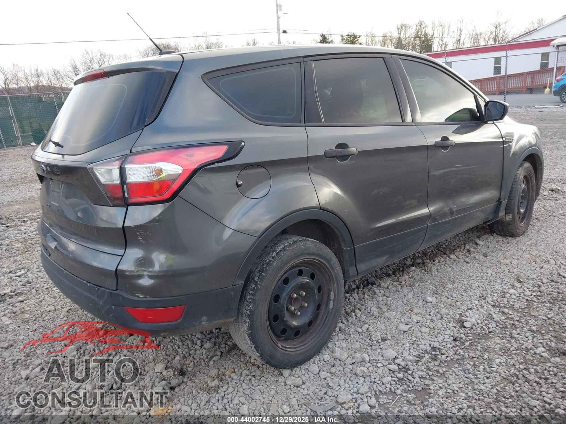 FORD ESCAPE 2017 - 1FMCU0F7XHUB12049