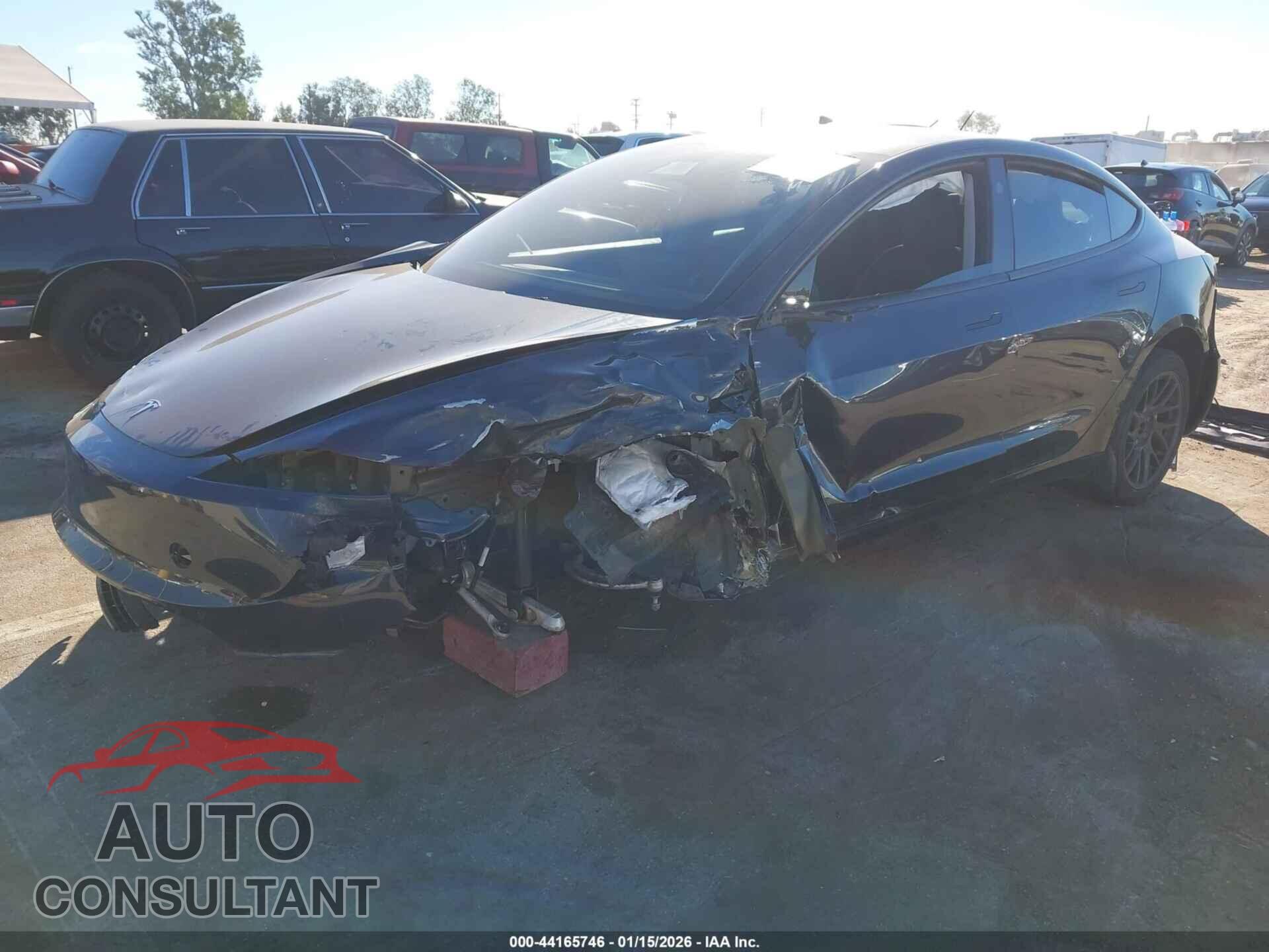 TESLA MODEL 3 2024 - 5YJ3E1EA3RF724947