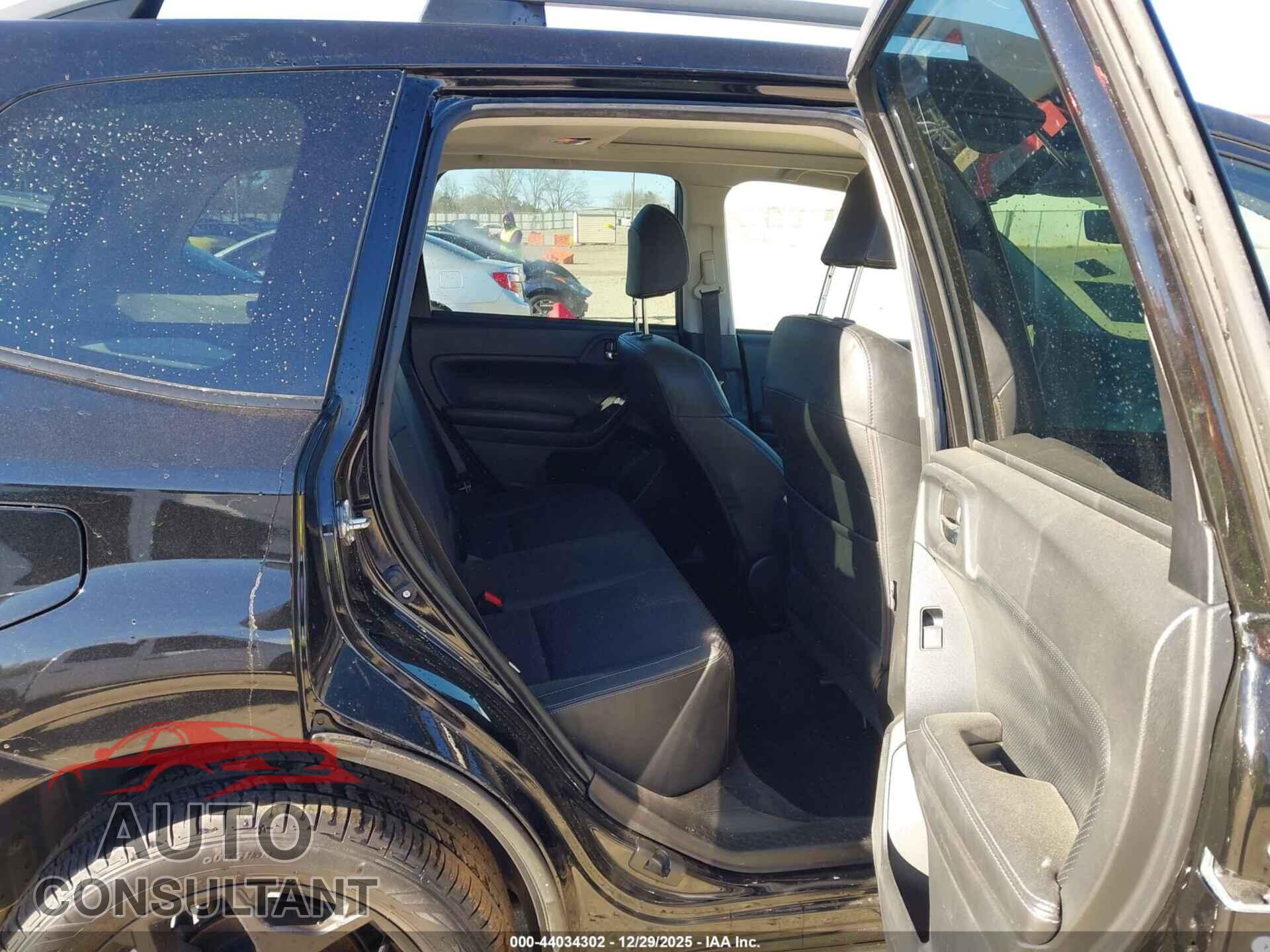 SUBARU FORESTER 2018 - JF2SJAEC6JH446060