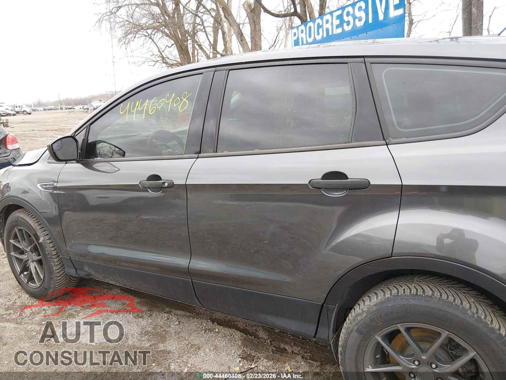 FORD ESCAPE 2017 - 1FMCU0F77HUF04809