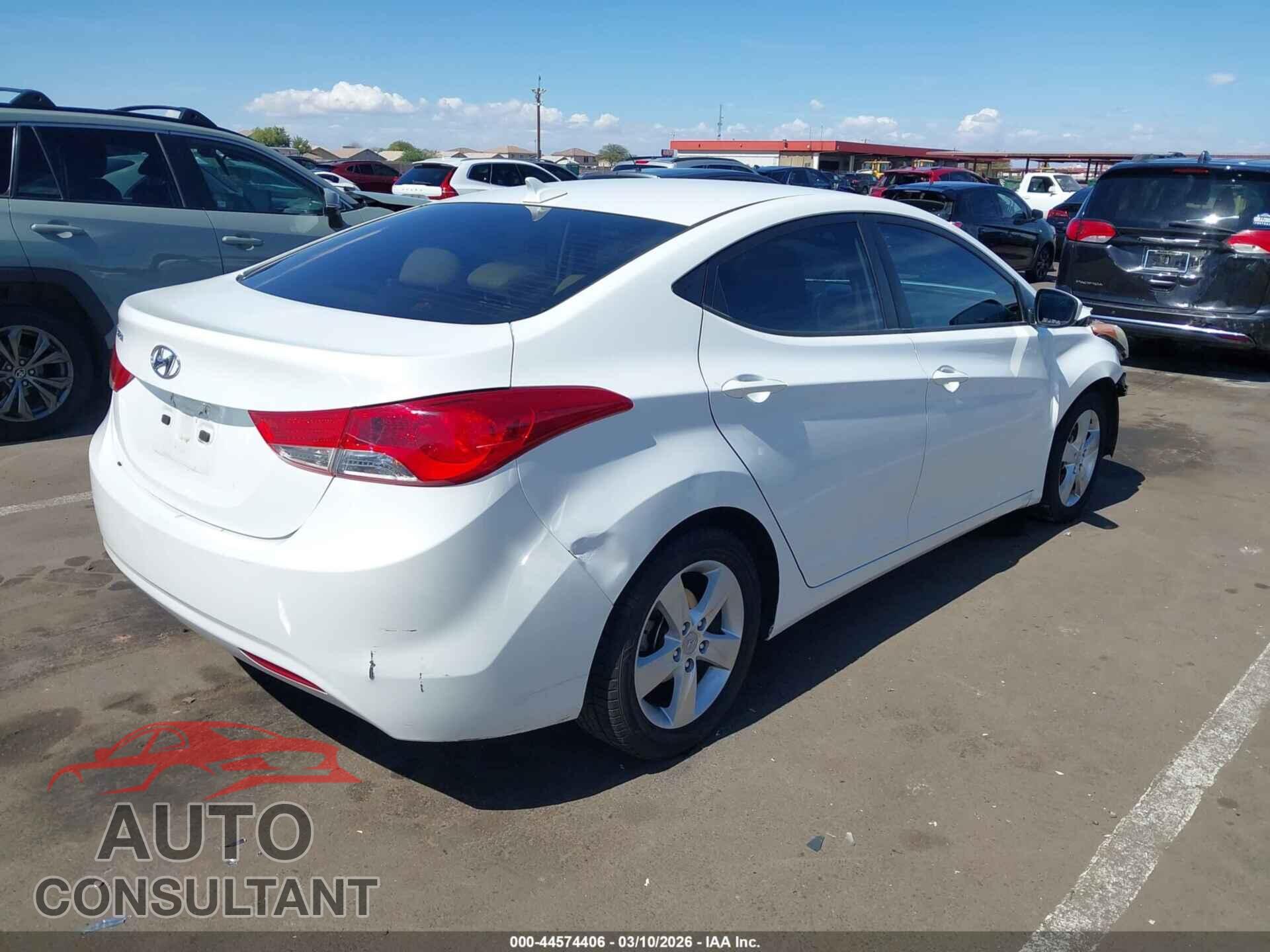 HYUNDAI ELANTRA 2012 - 5NPDH4AE1CH064521