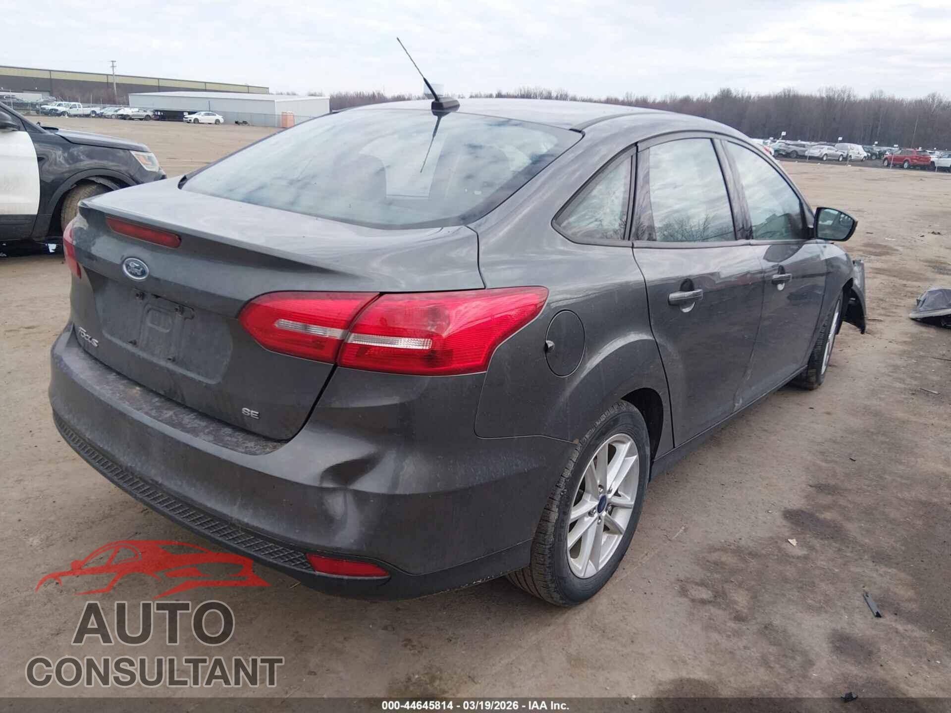 FORD FOCUS 2017 - 1FADP3F26HL209282