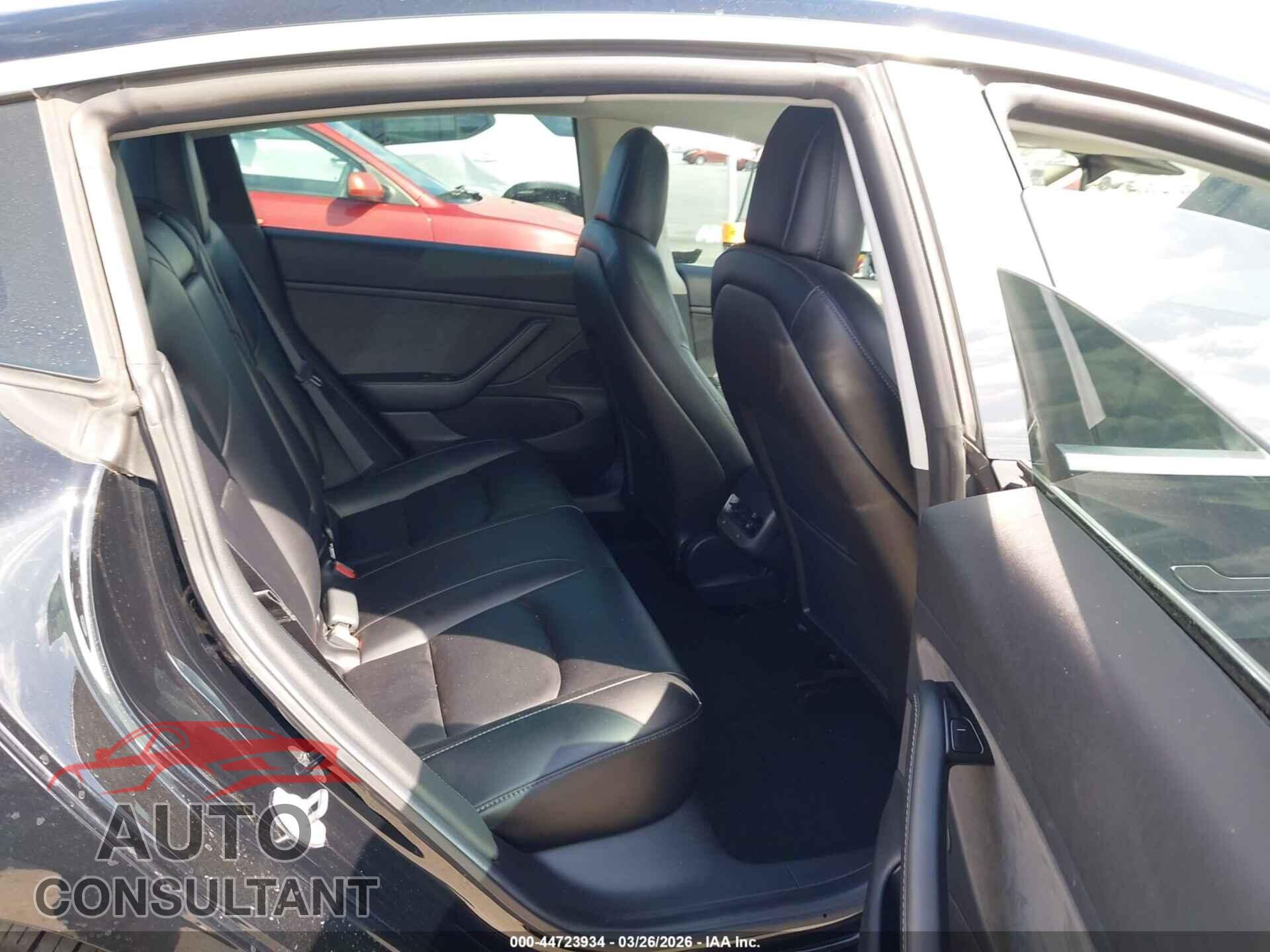 TESLA MODEL 3 2019 - 5YJ3E1EB5KF385672