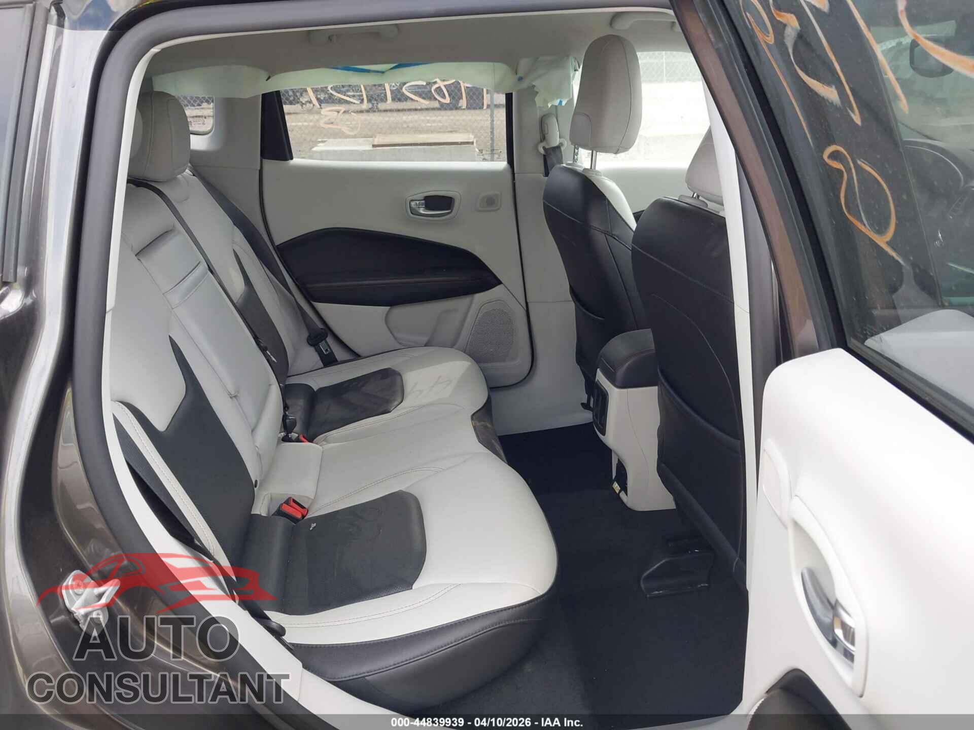 JEEP COMPASS 2018 - 3C4NJDCB6JT153641
