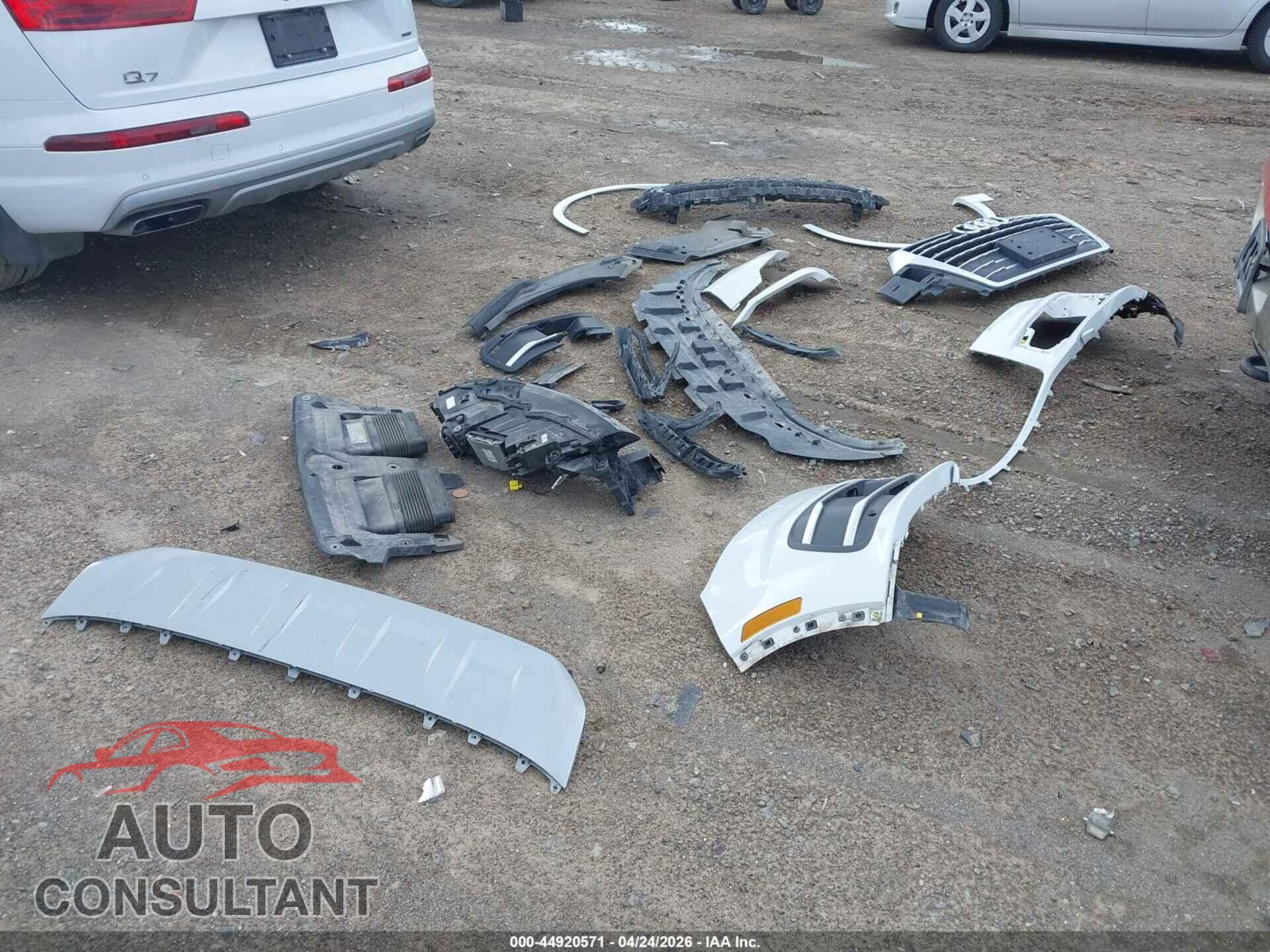 AUDI Q7 2018 - WA1LHAF72JD006807