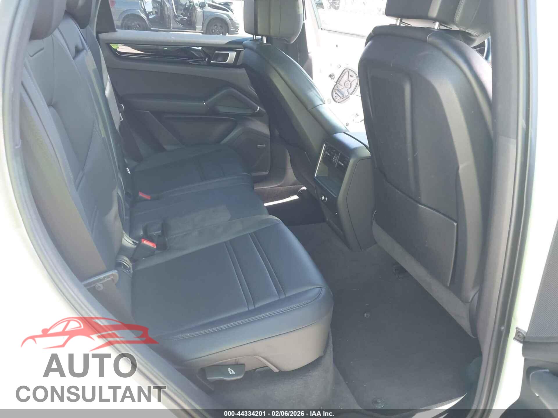 PORSCHE CAYENNE 2023 - WP1AA2AY5PDA10560