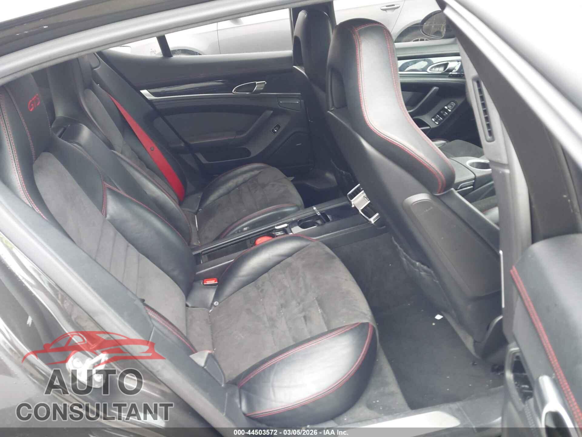 PORSCHE PANAMERA 2013 - WP0AF2A73DL076570