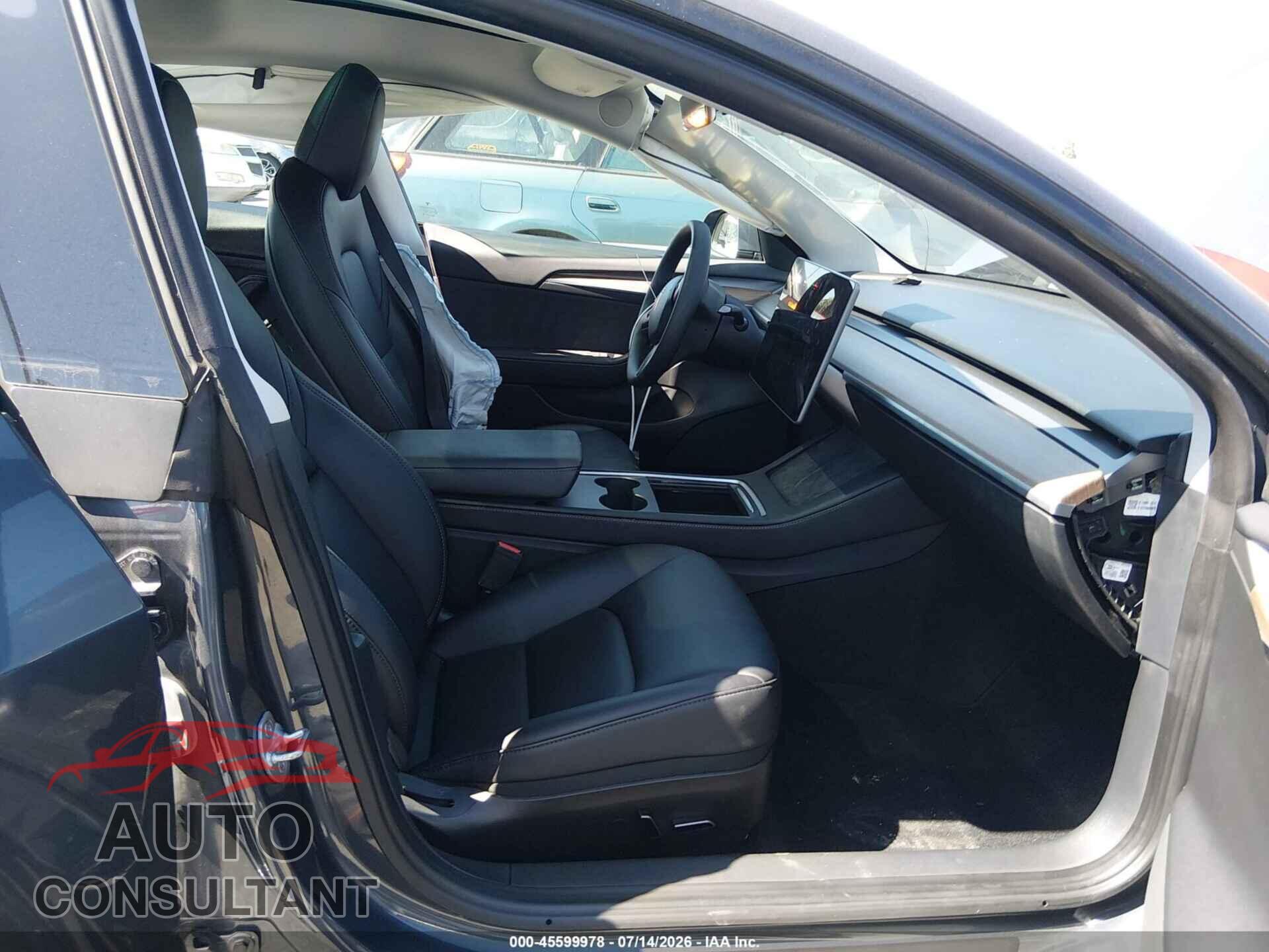 TESLA MODEL 3 2023 - 5YJ3E1EA3PF543182