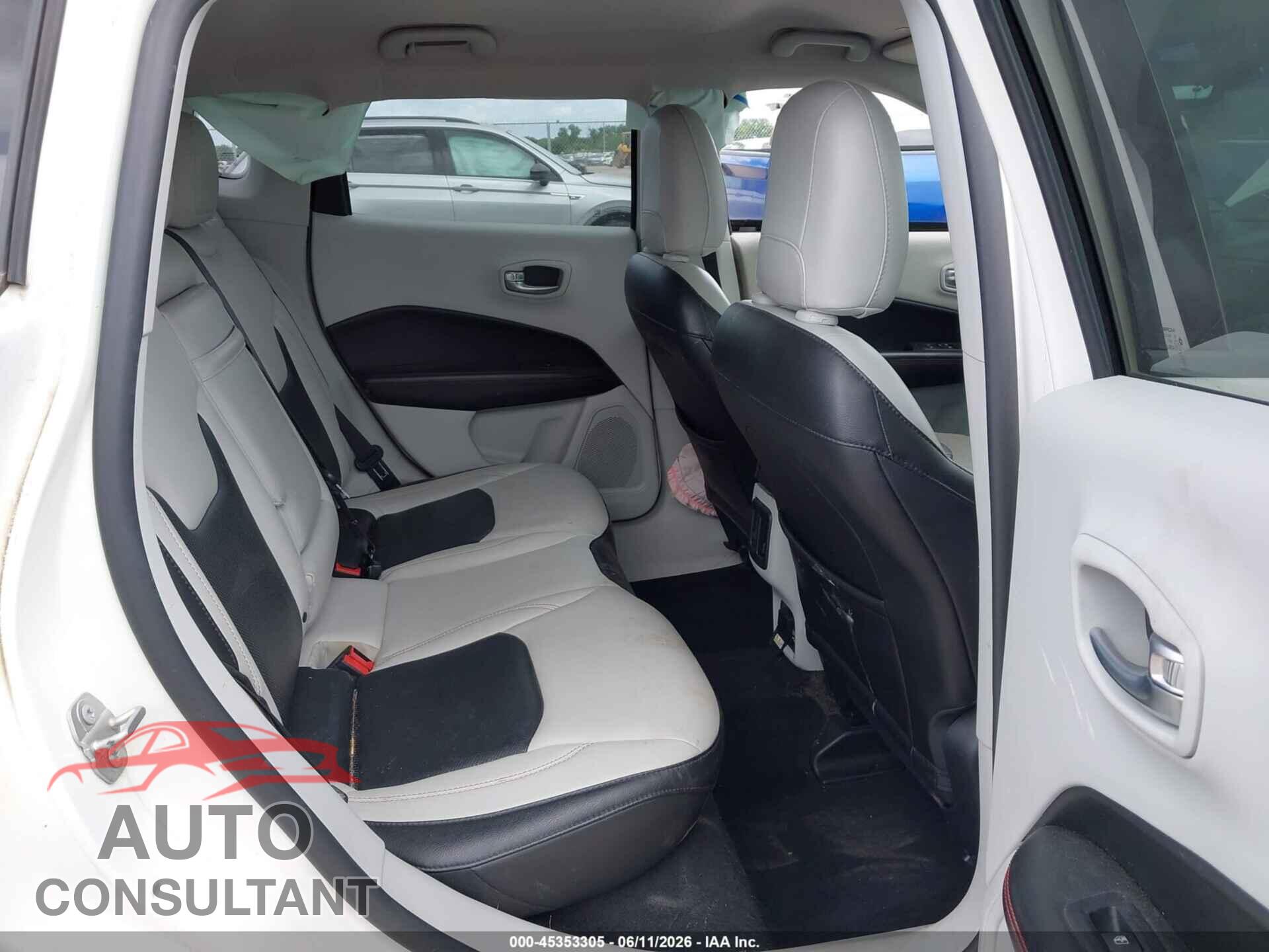 JEEP COMPASS 2018 - 3C4NJCCB2JT405928