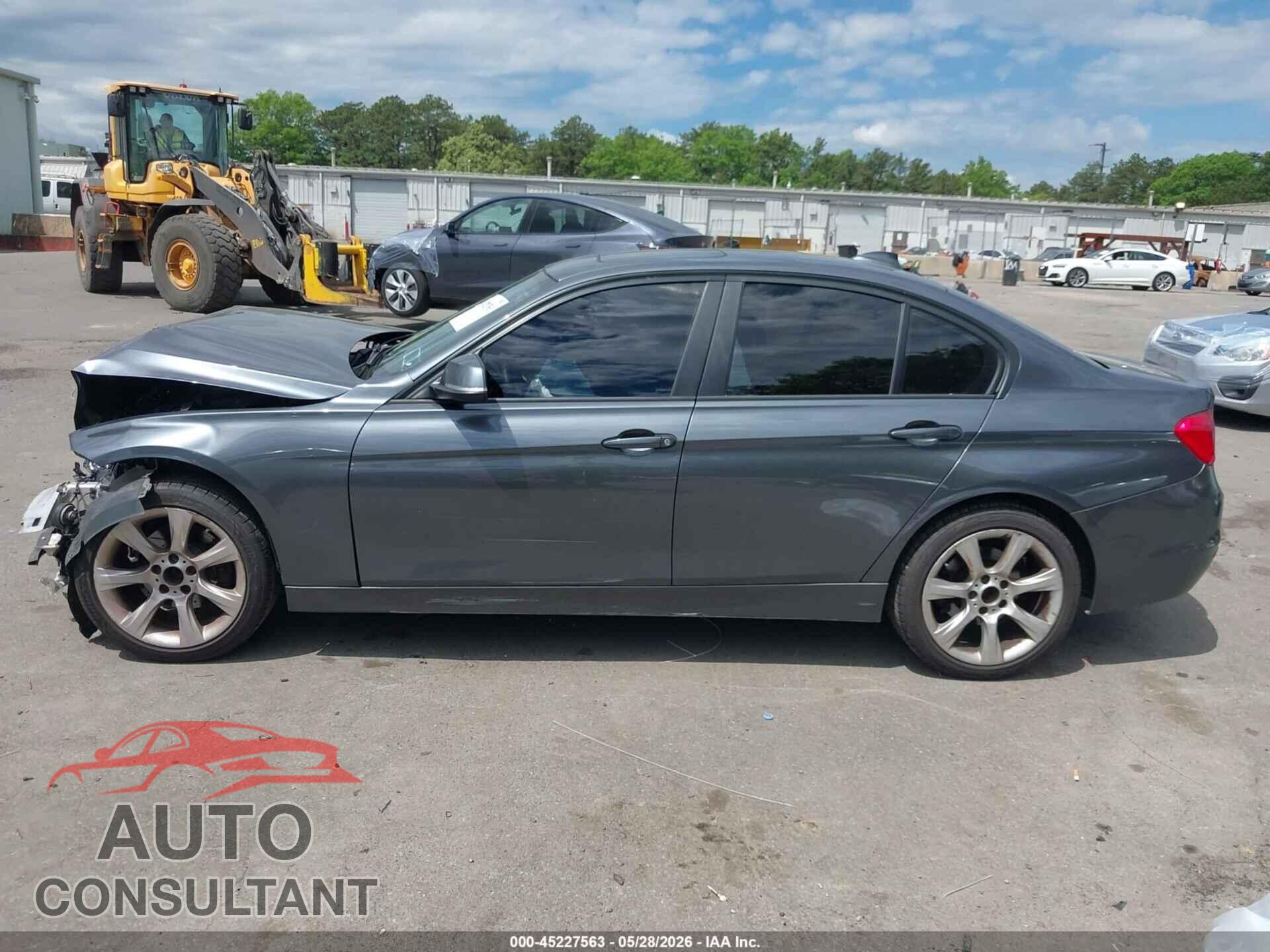 BMW 320I 2014 - WBA3C3C5XEF986913