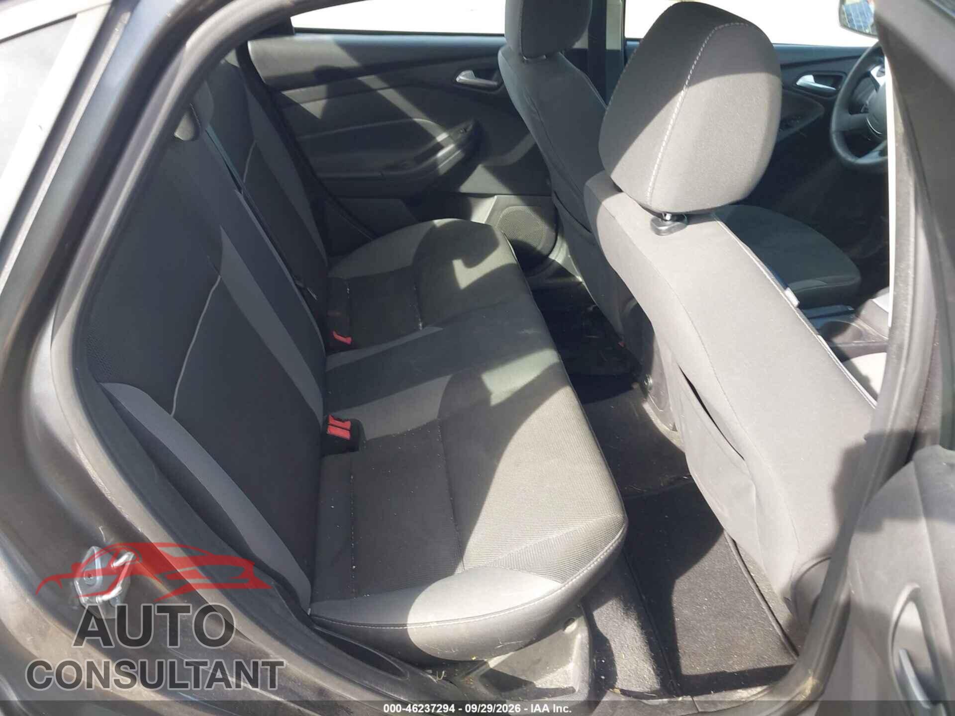 FORD FOCUS 2014 - 1FADP3F27EL418851