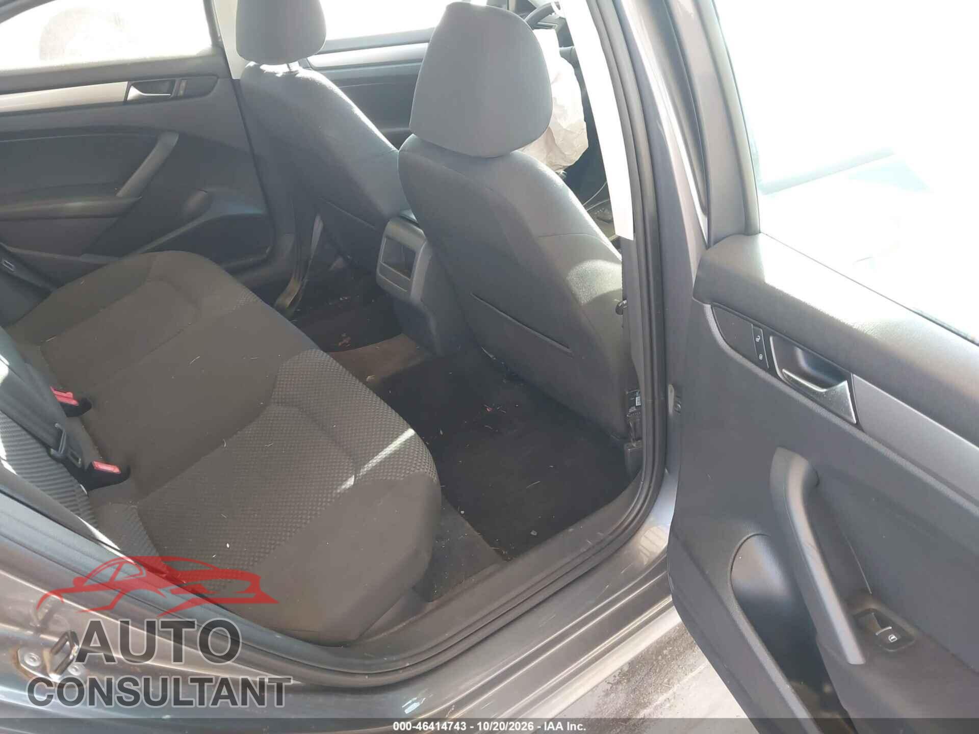 VOLKSWAGEN PASSAT 2012 - 1VWAP7A39CC020801