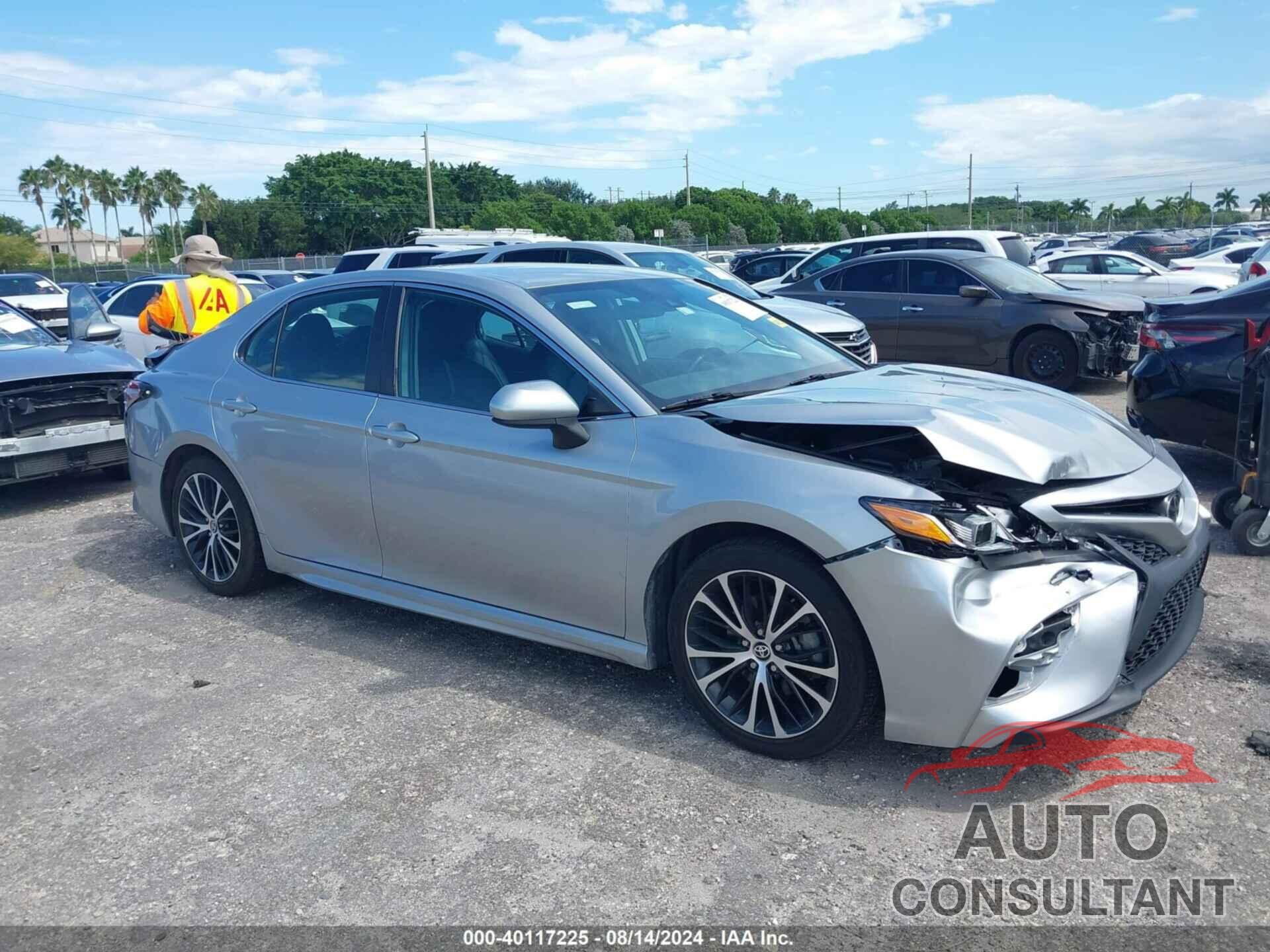 TOYOTA CAMRY 2020 - 4T1G11AK5LU501640