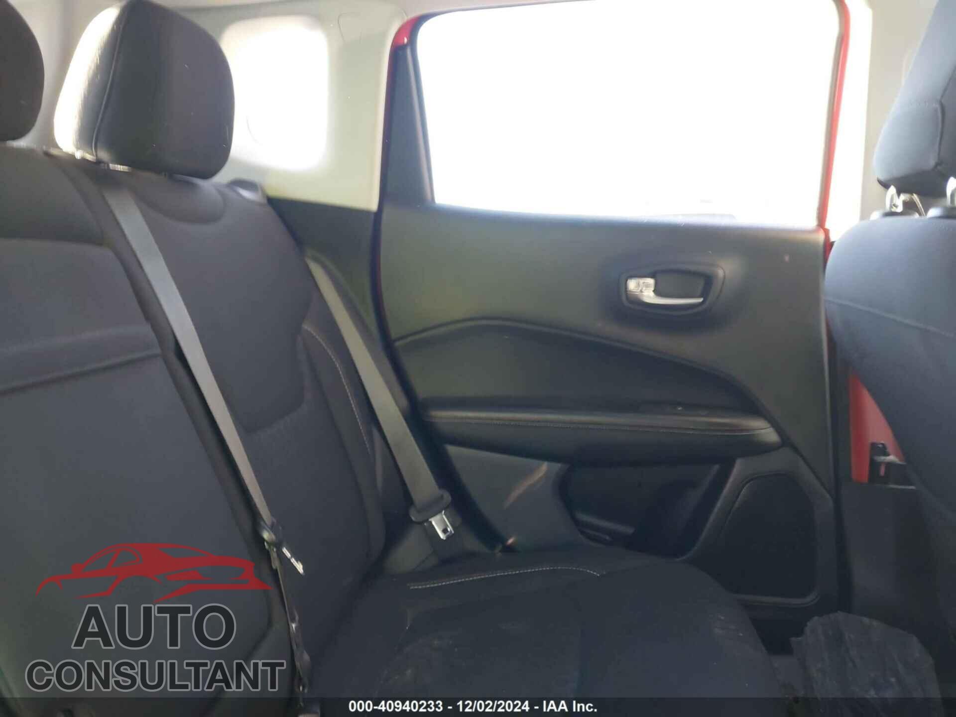 JEEP COMPASS 2018 - 3C4NJDAB4JT315690