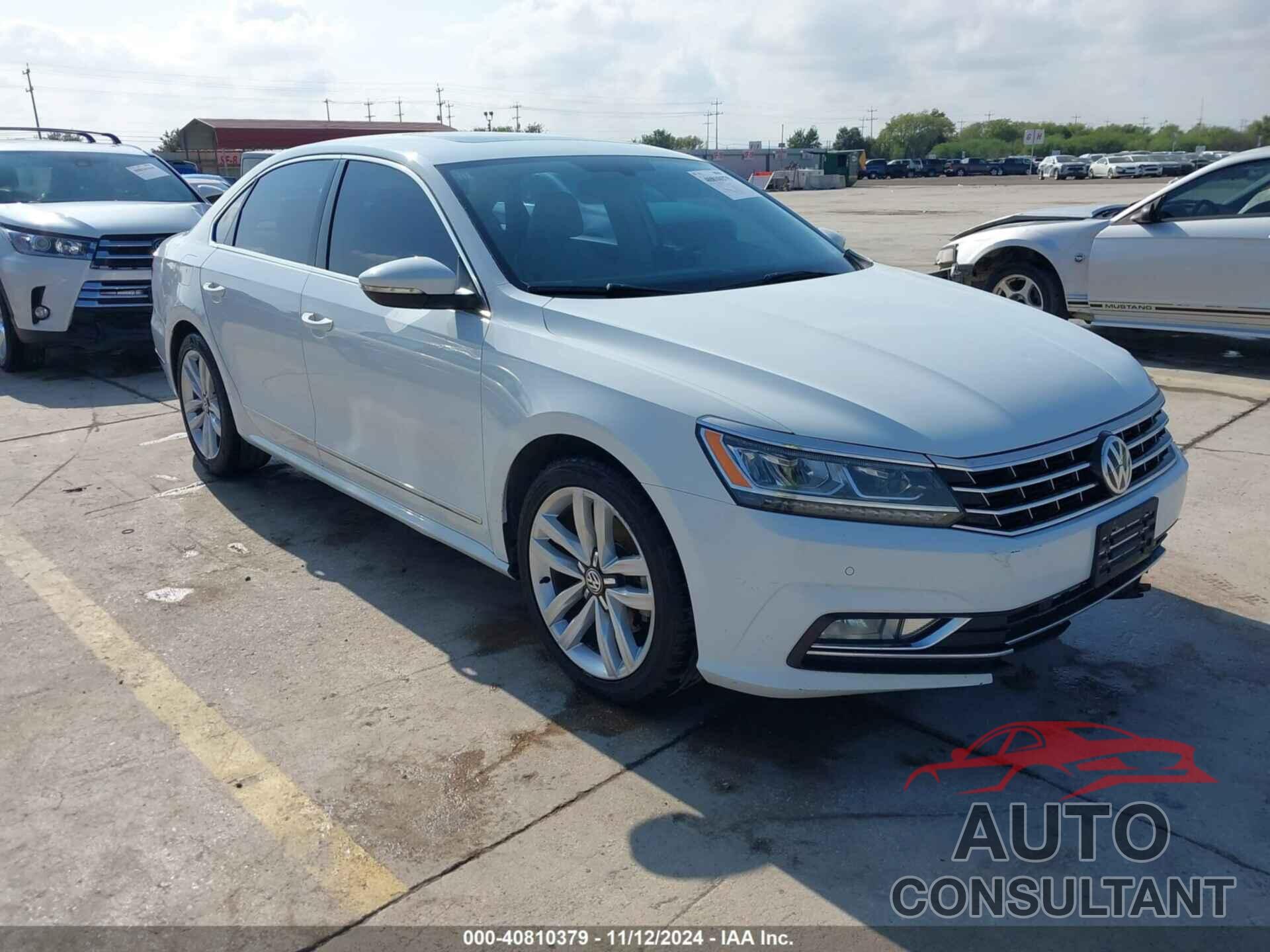 VOLKSWAGEN PASSAT 2017 - 1VWGT7A30HC041162