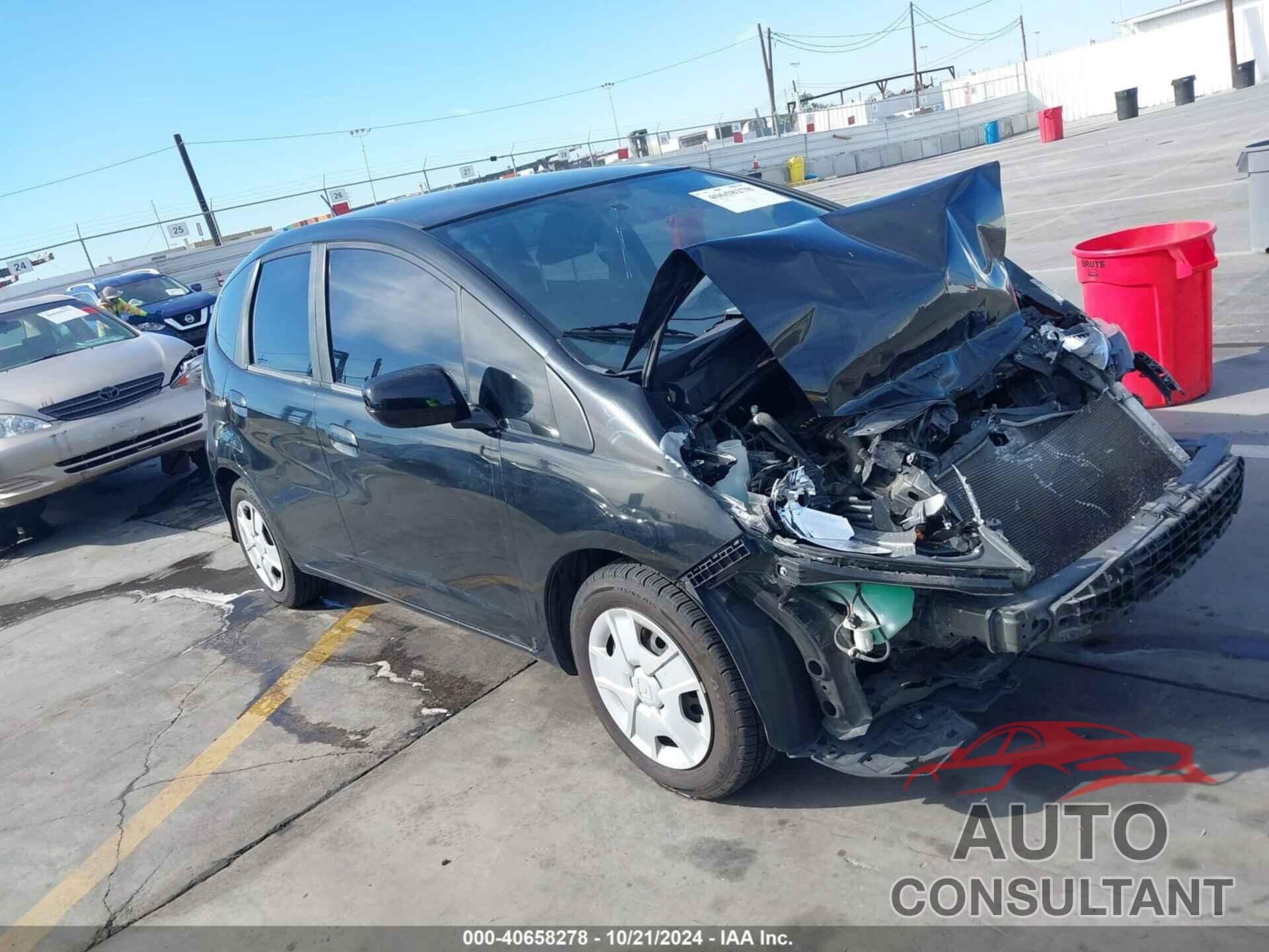 HONDA FIT 2013 - JHMGE8H33DC056322