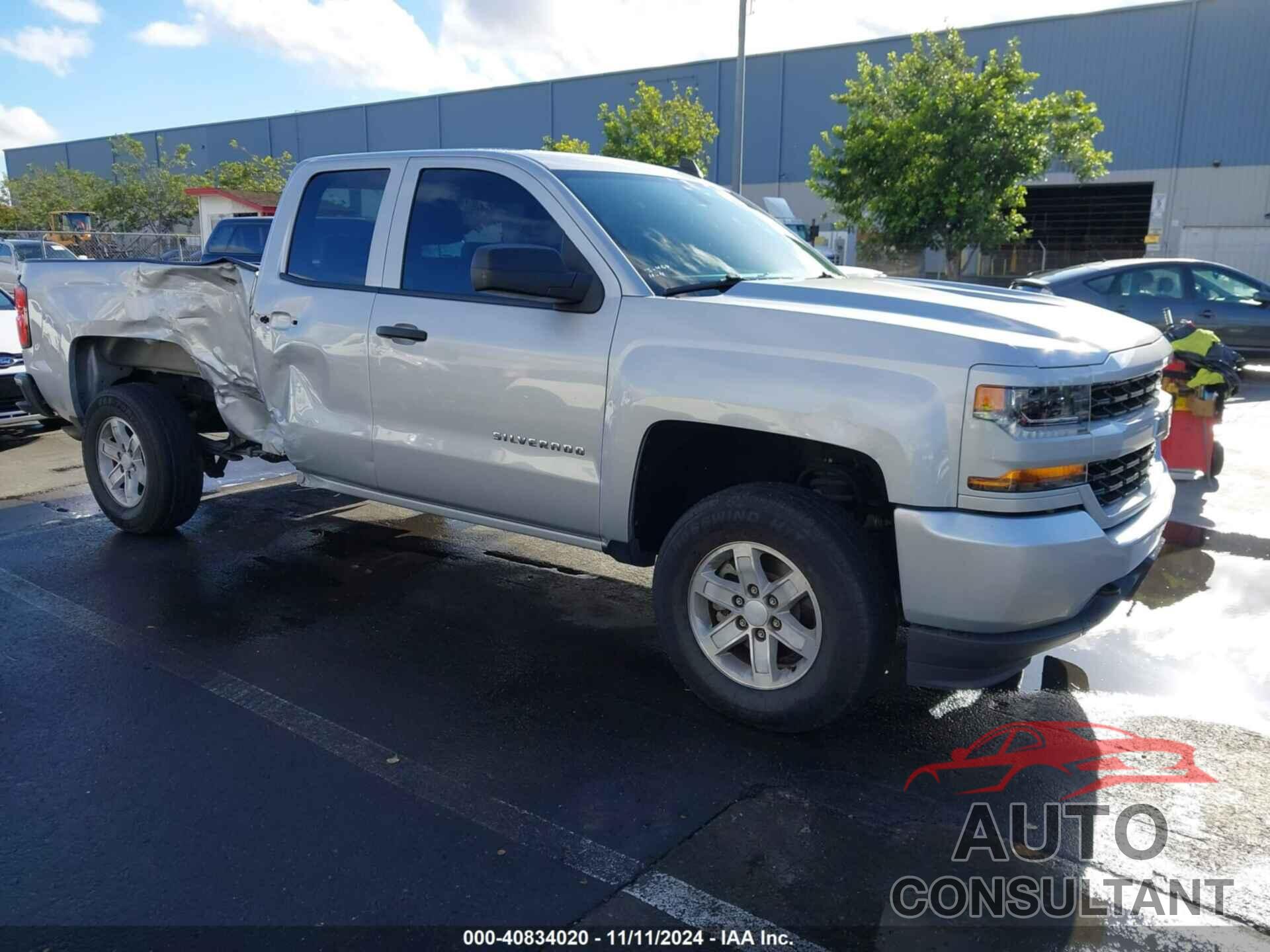 CHEVROLET SILVERADO 1500 2018 - 1GCRCPECXJZ324452