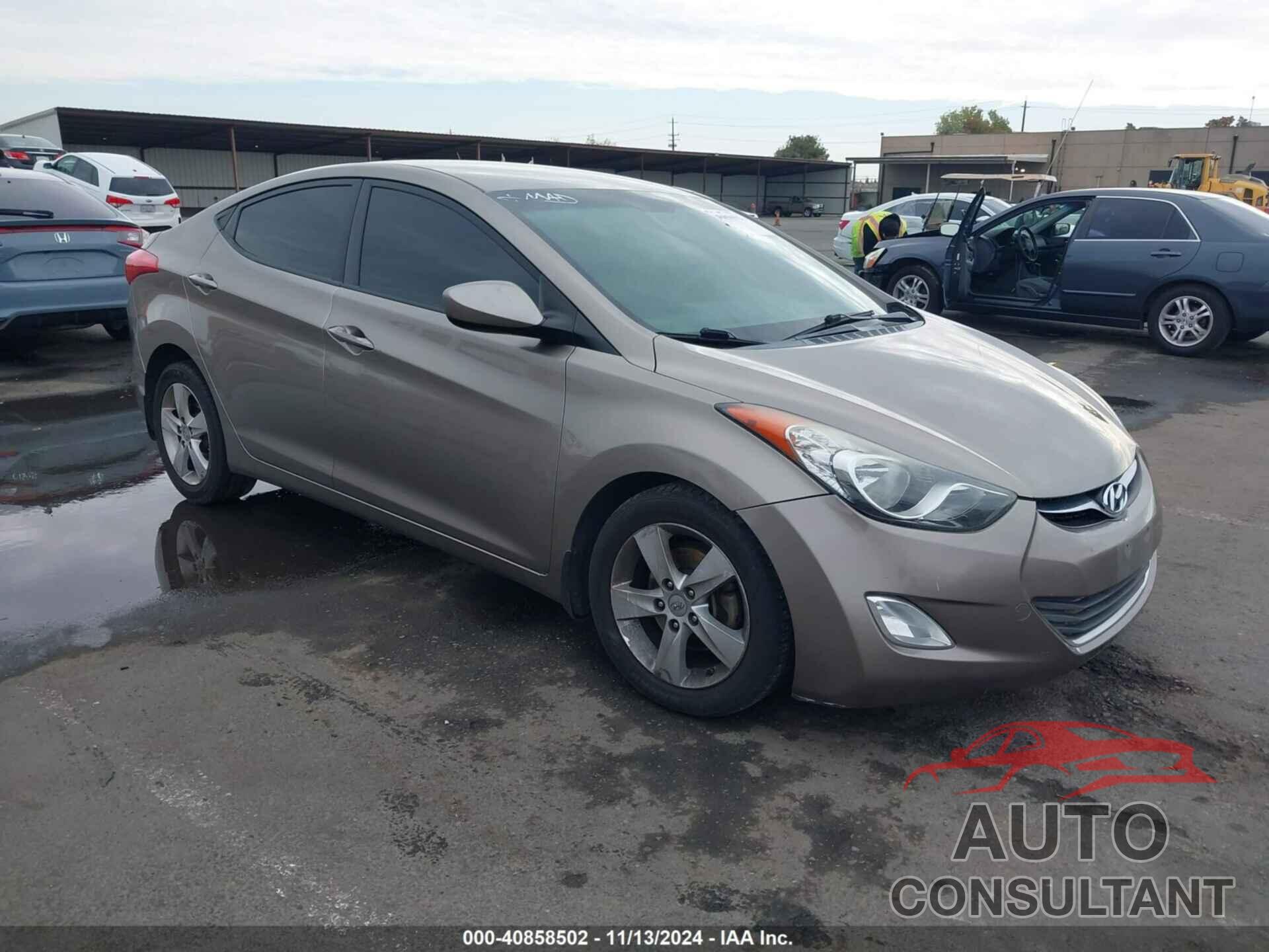 HYUNDAI ELANTRA 2013 - 5NPDH4AE9DH352370