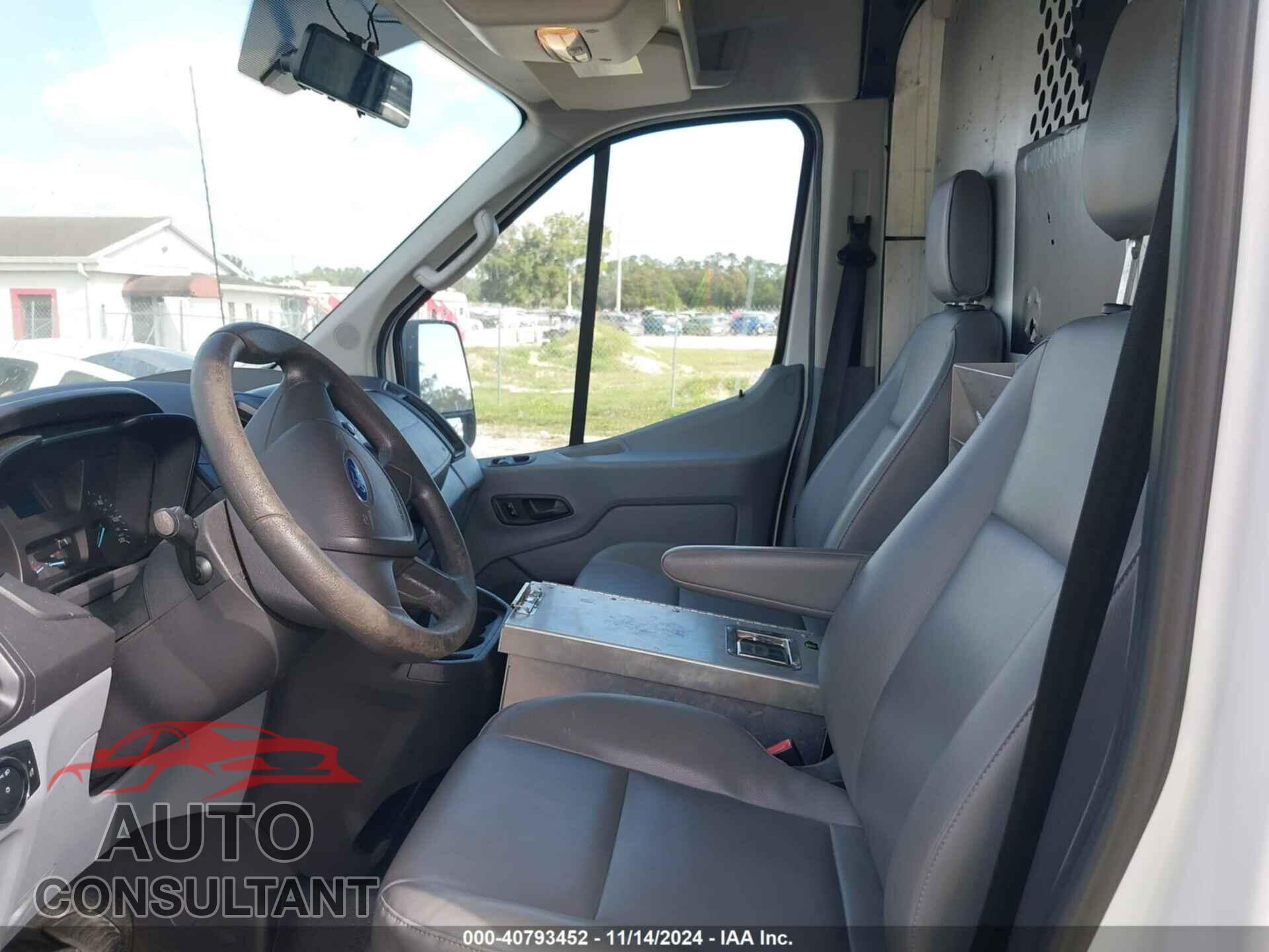FORD TRANSIT 2015 - 1FTNR2CG1FKA41198