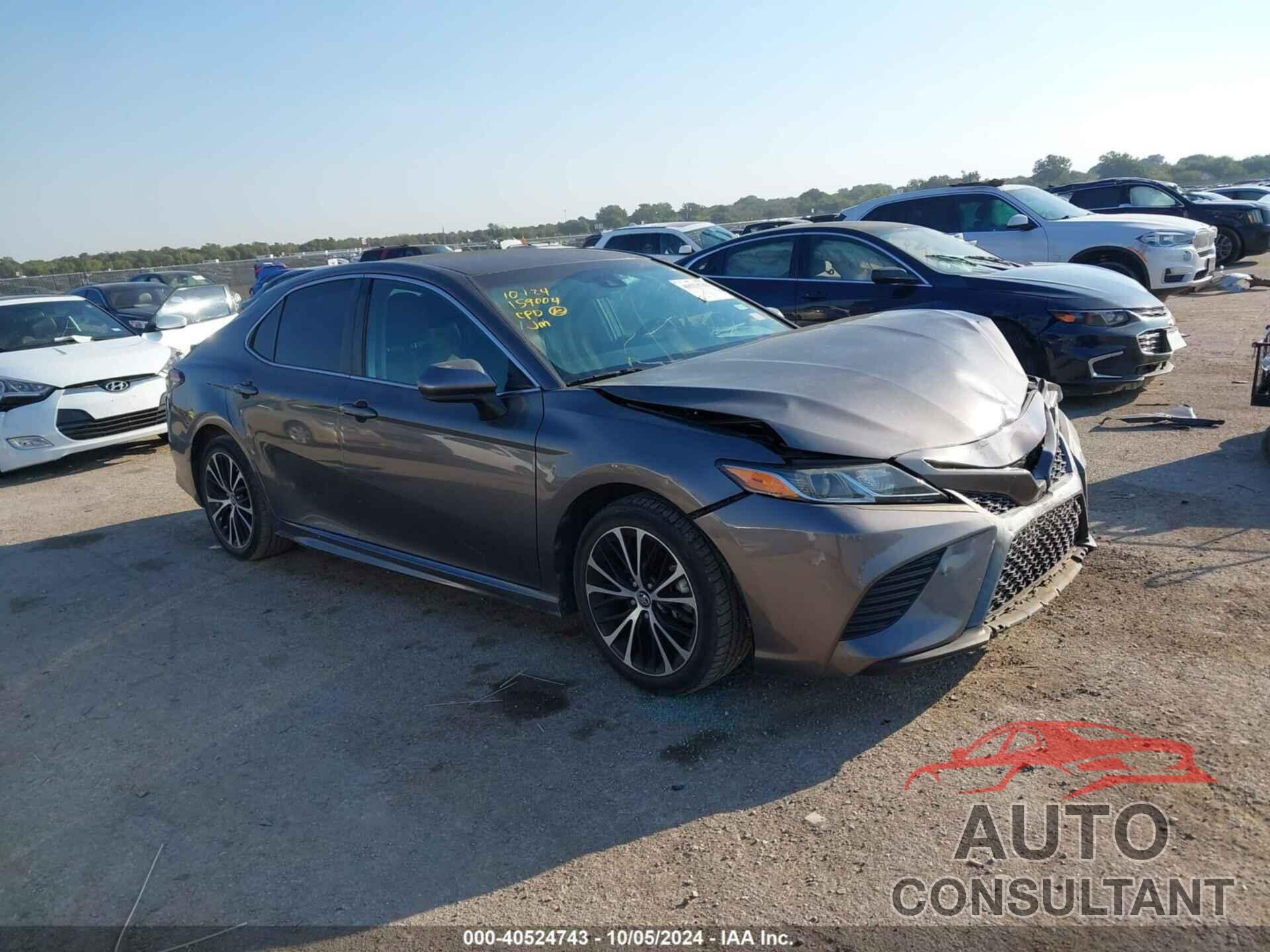 TOYOTA CAMRY 2018 - 4T1B11HK0JU078057