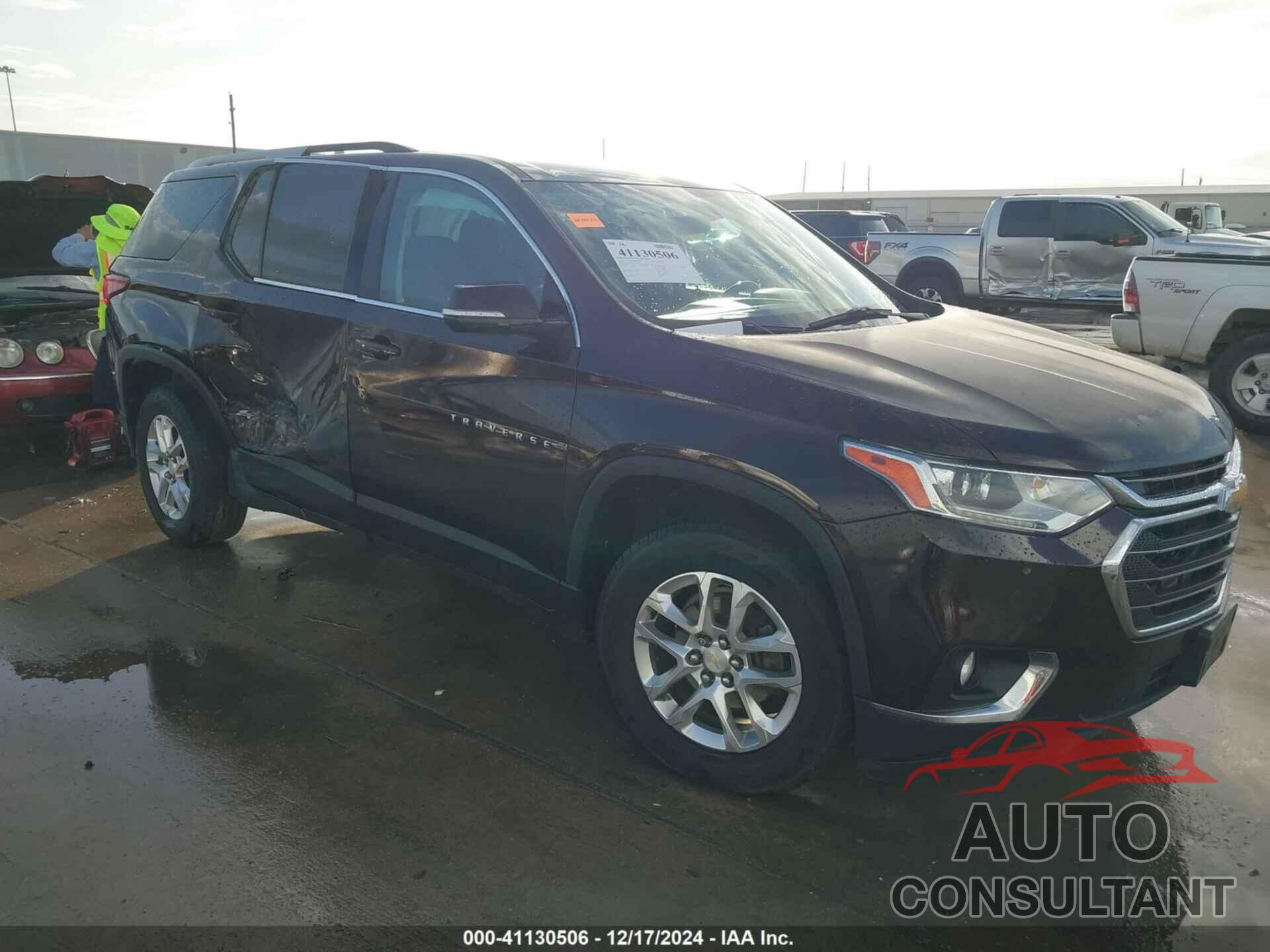 CHEVROLET TRAVERSE 2018 - 1GNERGKW6JJ174437