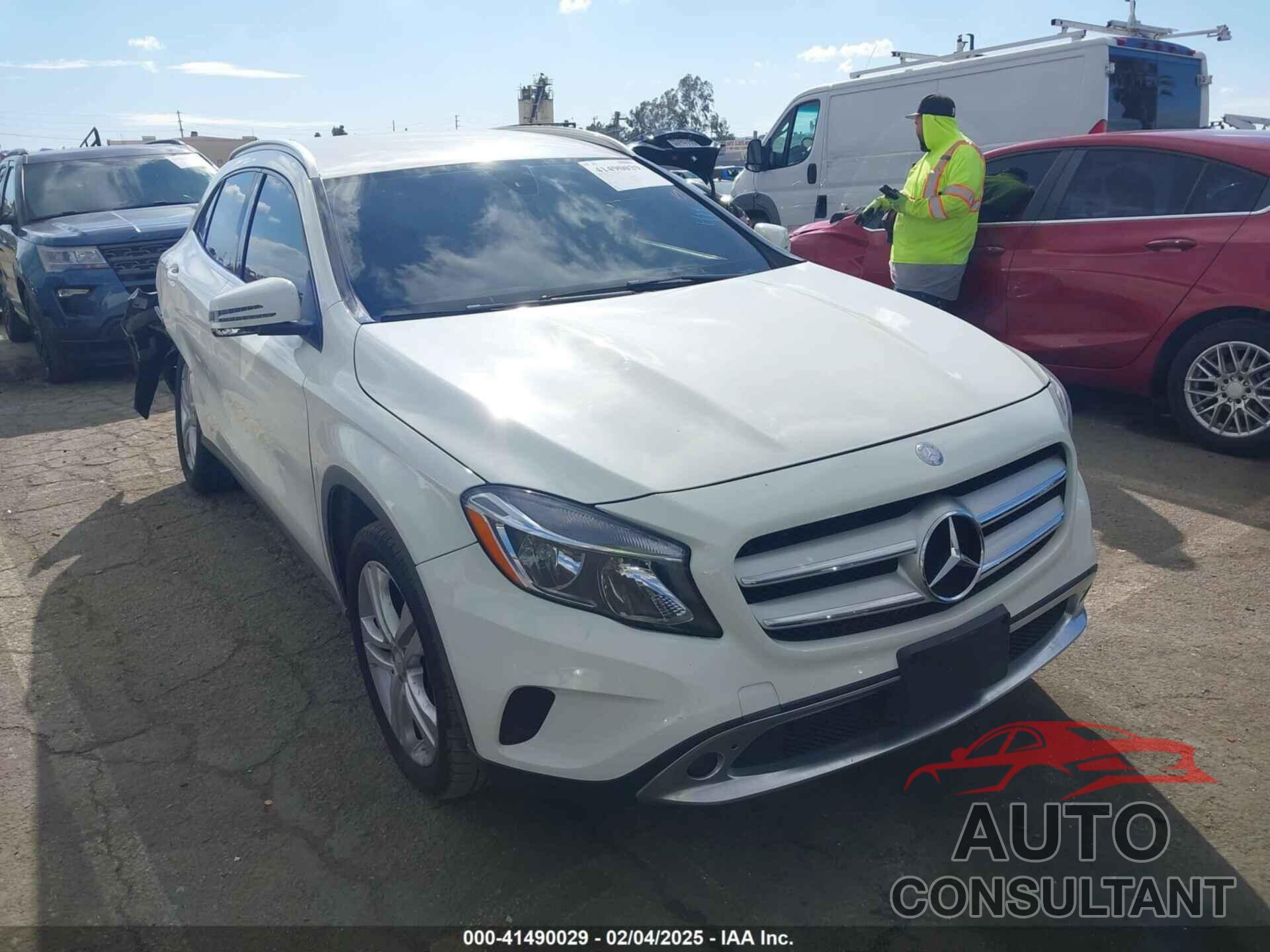 MERCEDES-BENZ GLA 2017 - WDCTG4EF1HK345609