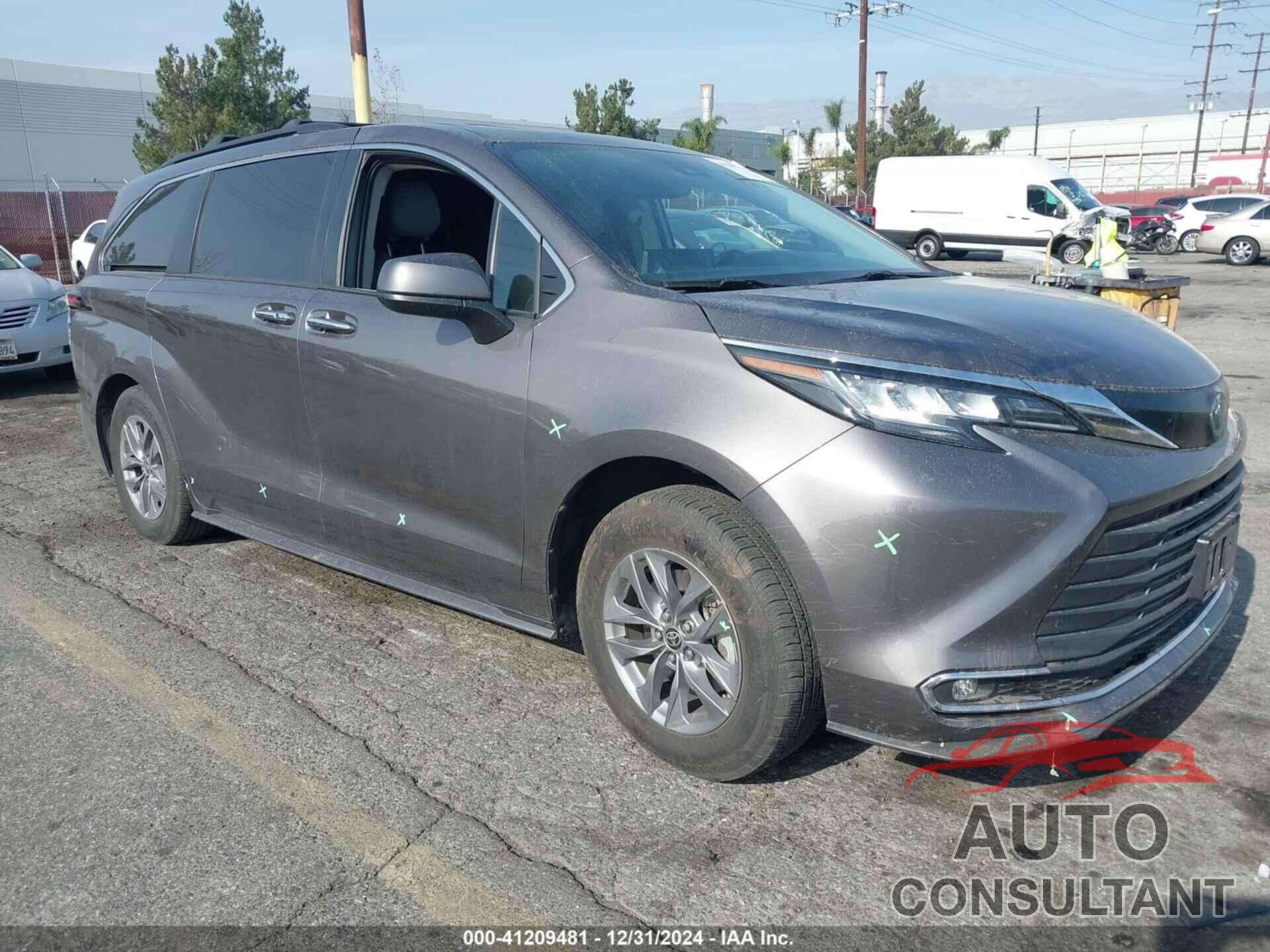 TOYOTA SIENNA 2022 - 5TDYRKEC8NS107678