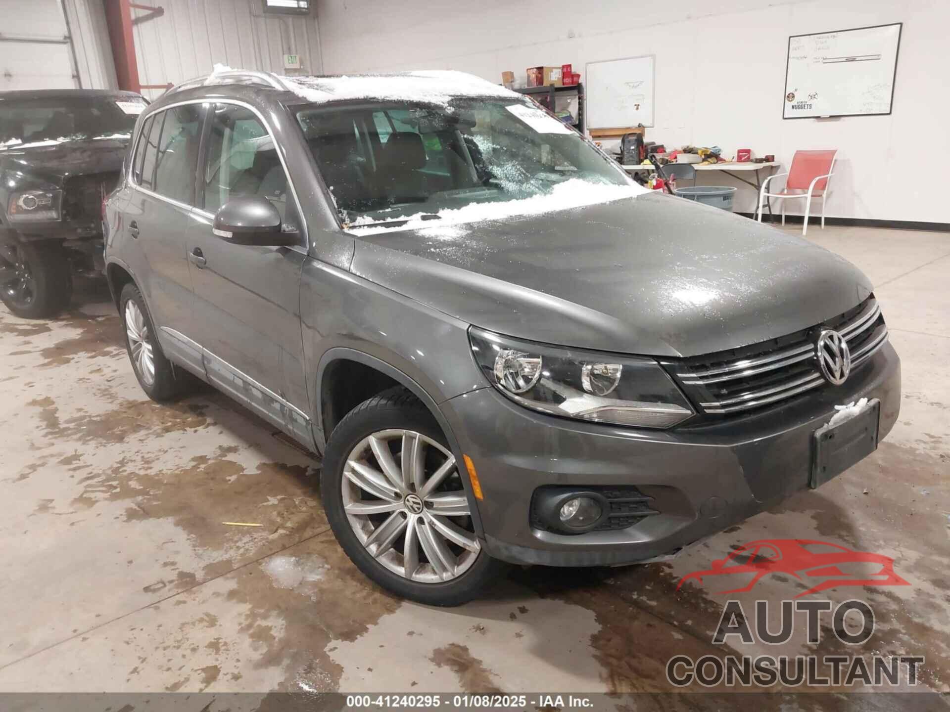 VOLKSWAGEN TIGUAN 2012 - WVGBV7AX1CW001170