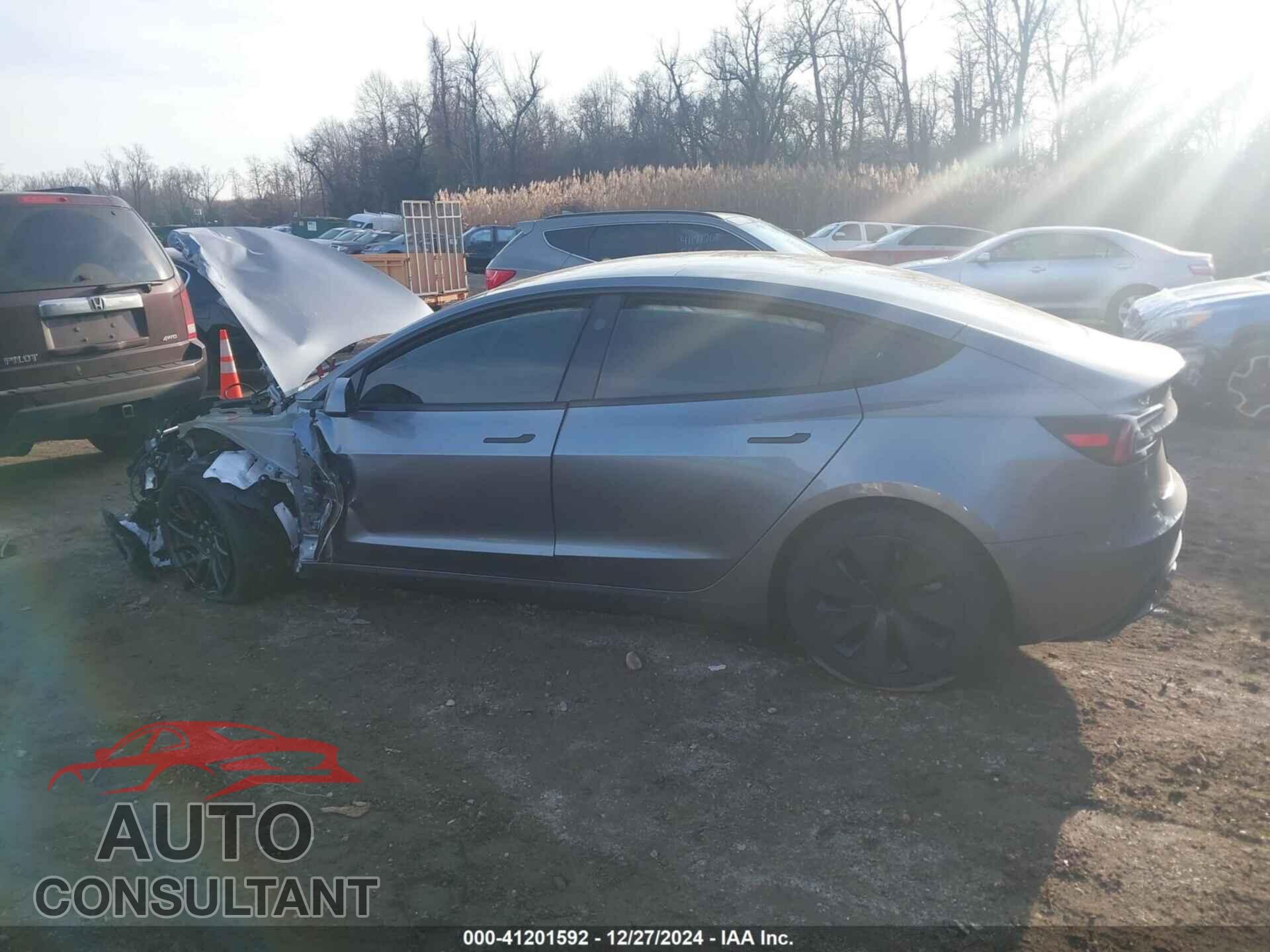 TESLA MODEL 3 2024 - 5YJ3E1EA8RF869143