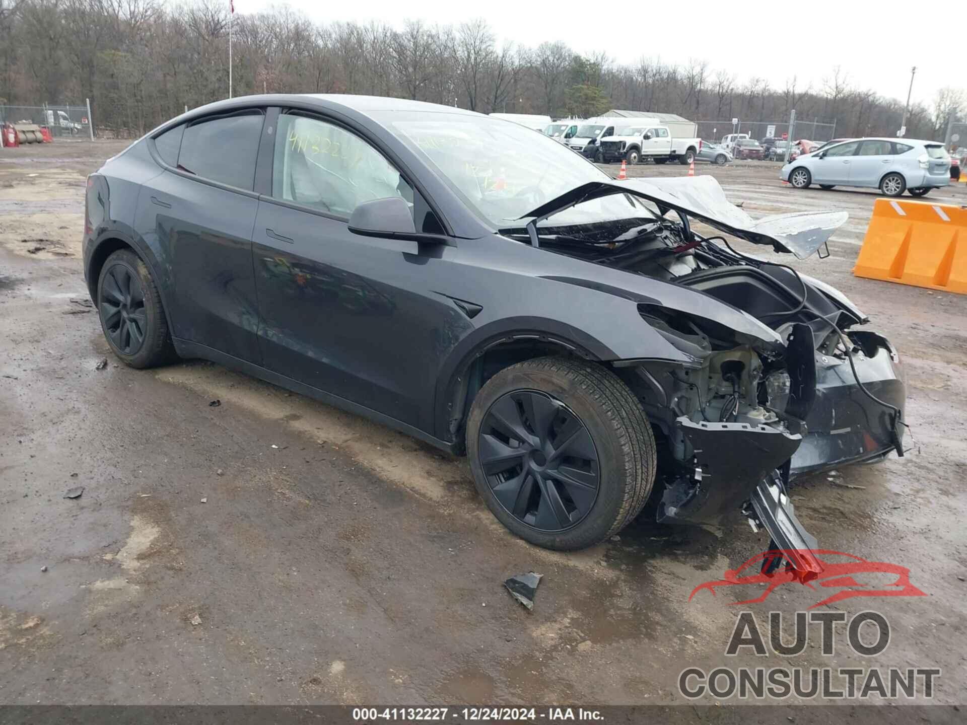 TESLA MODEL Y 2024 - 7SAYGDED8RF128473