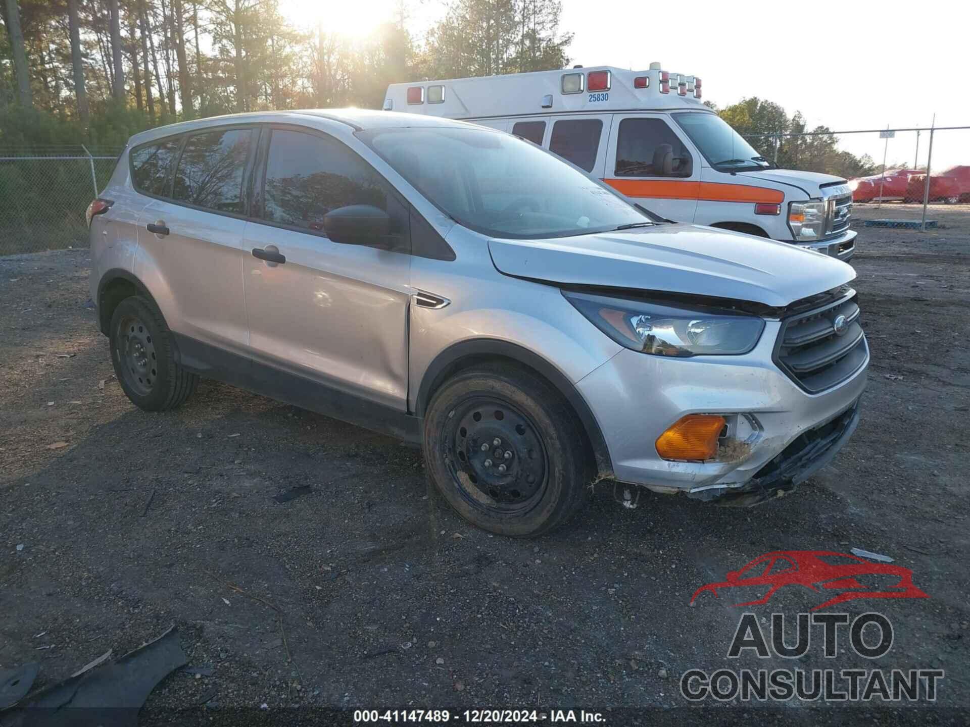 FORD ESCAPE 2018 - 1FMCU0F72JUB04405