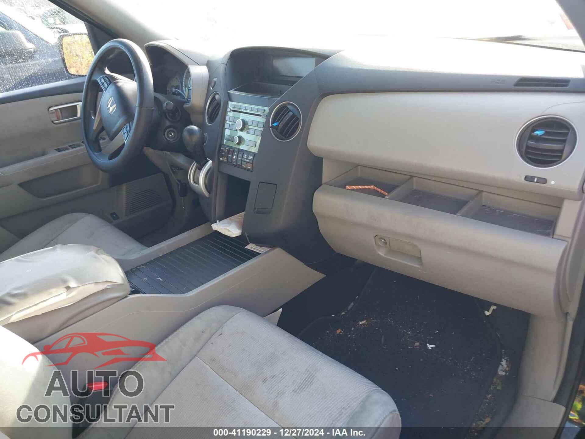 HONDA PILOT 2011 - 5FNYF4H4XBB105553