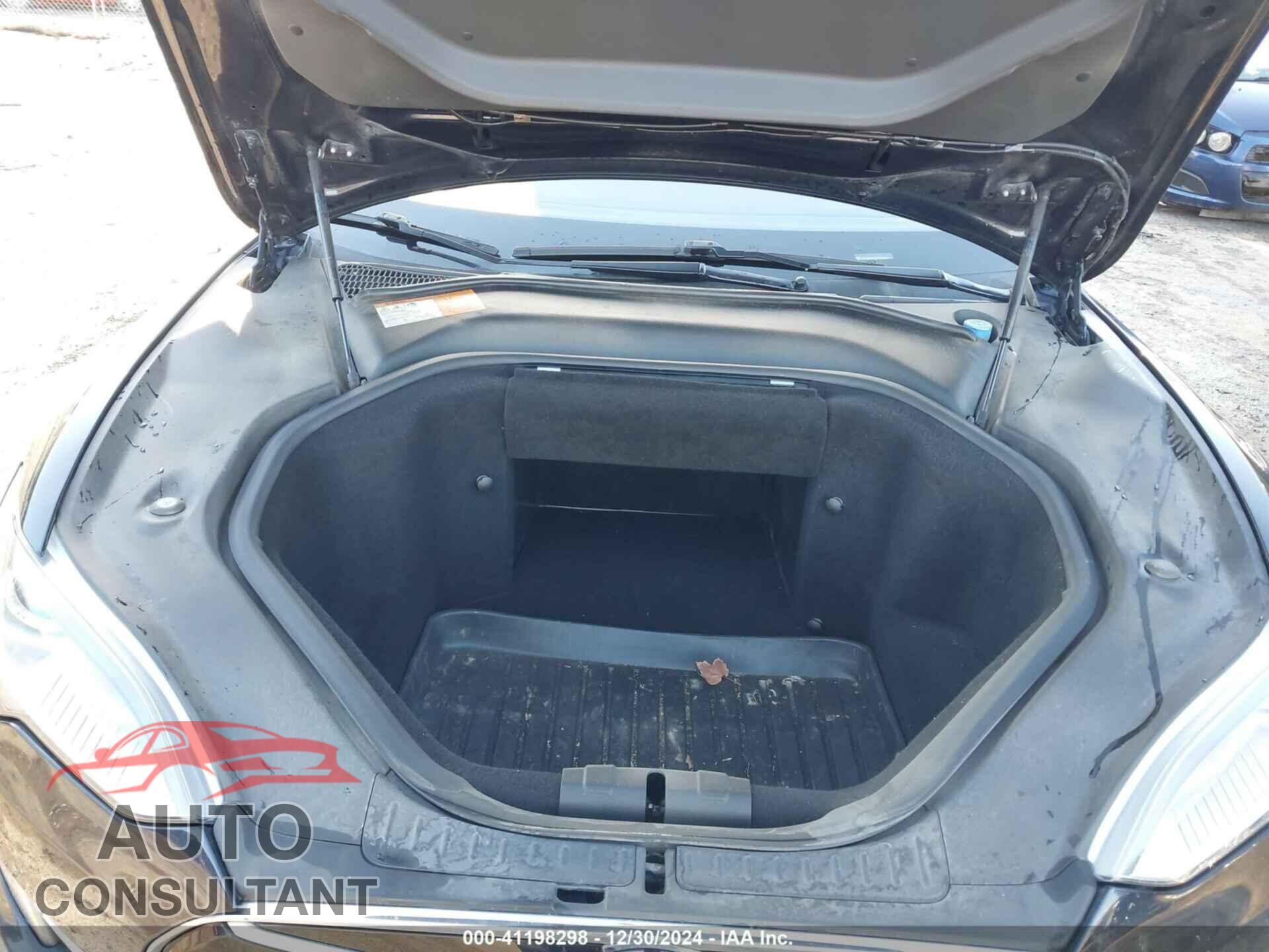 TESLA MODEL S 2014 - 5YJSA1H13EFP43009
