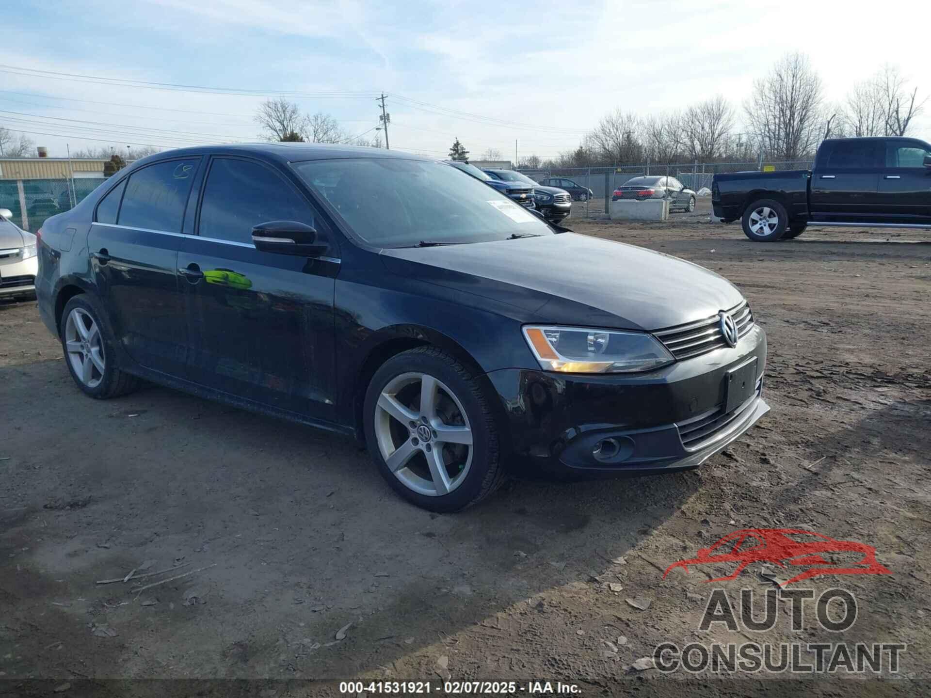 VOLKSWAGEN JETTA 2011 - 3VWGZ7AJXBM316295