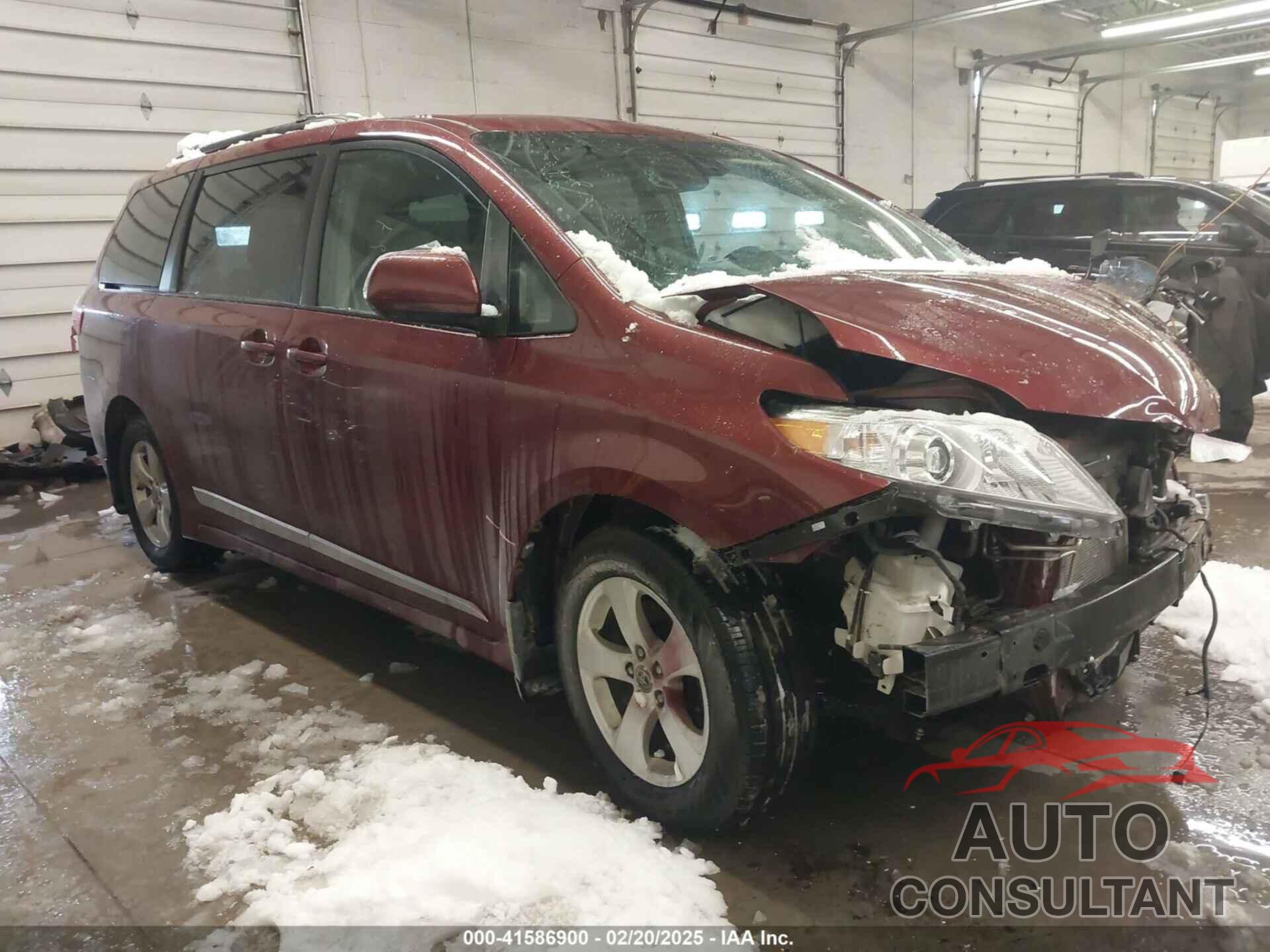 TOYOTA SIENNA 2019 - 5TDKZ3DC9KS015195