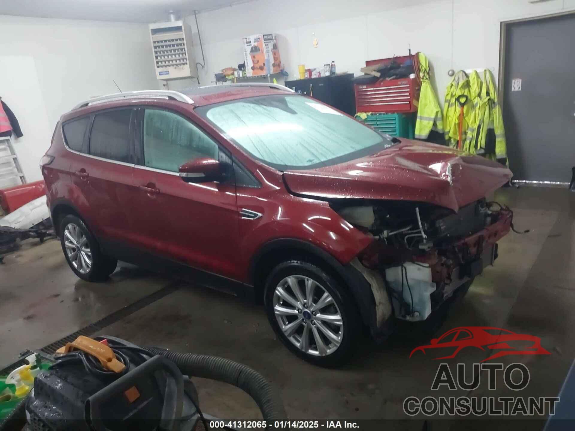 FORD ESCAPE 2017 - 1FMCU9J94HUD25799