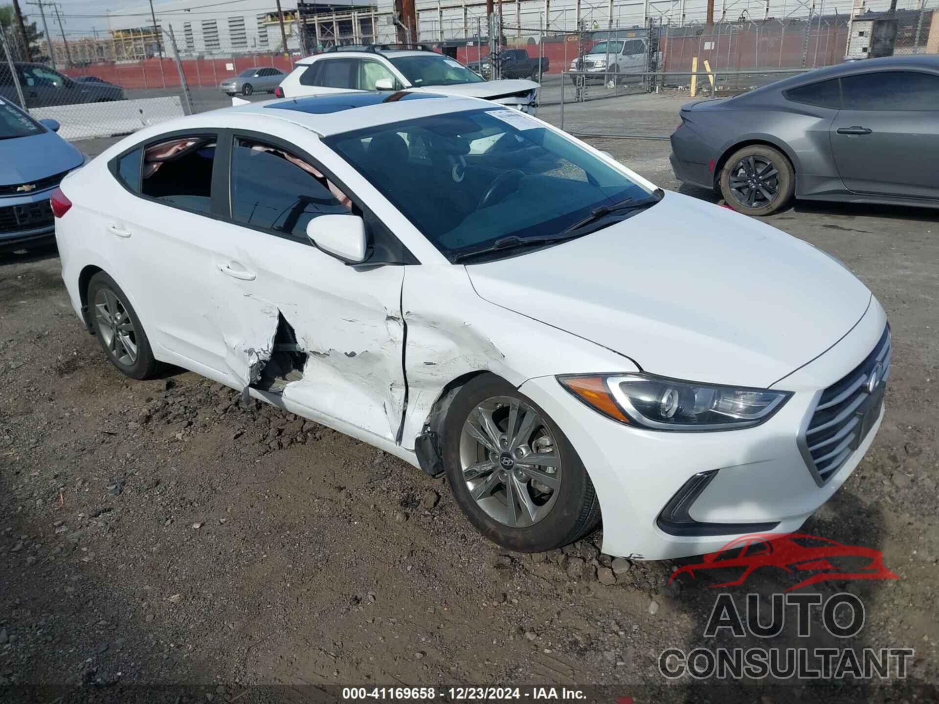HYUNDAI ELANTRA 2018 - 5NPD84LF4JH352472