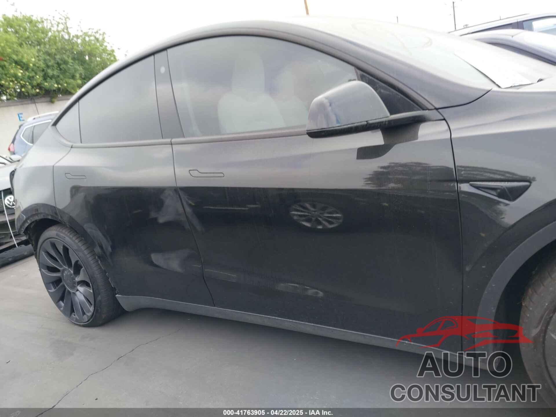 TESLA MODEL Y 2022 - 7SAYGDEF9NF529882