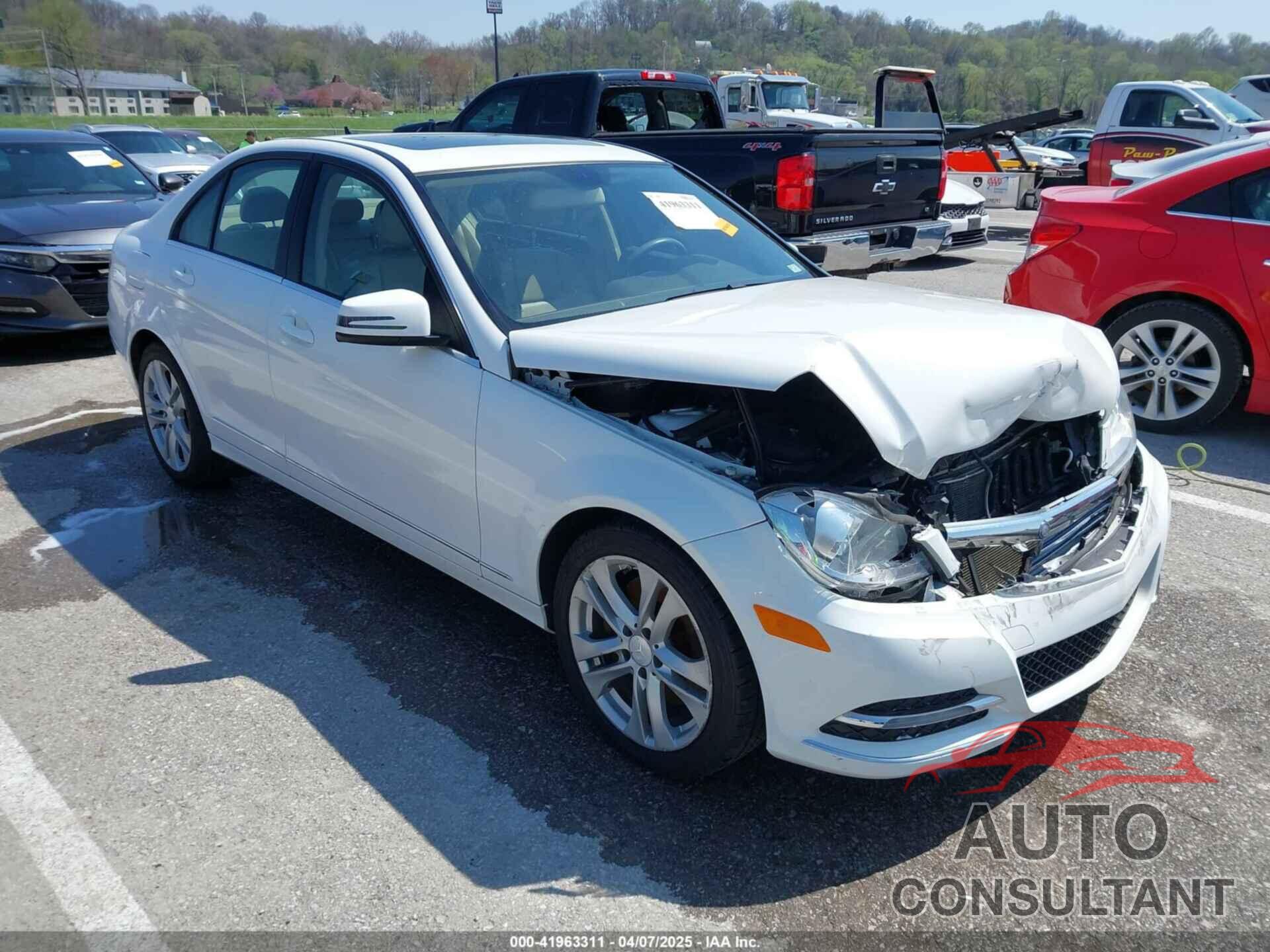 MERCEDES-BENZ C 300 2014 - WDDGF8AB1ER310730