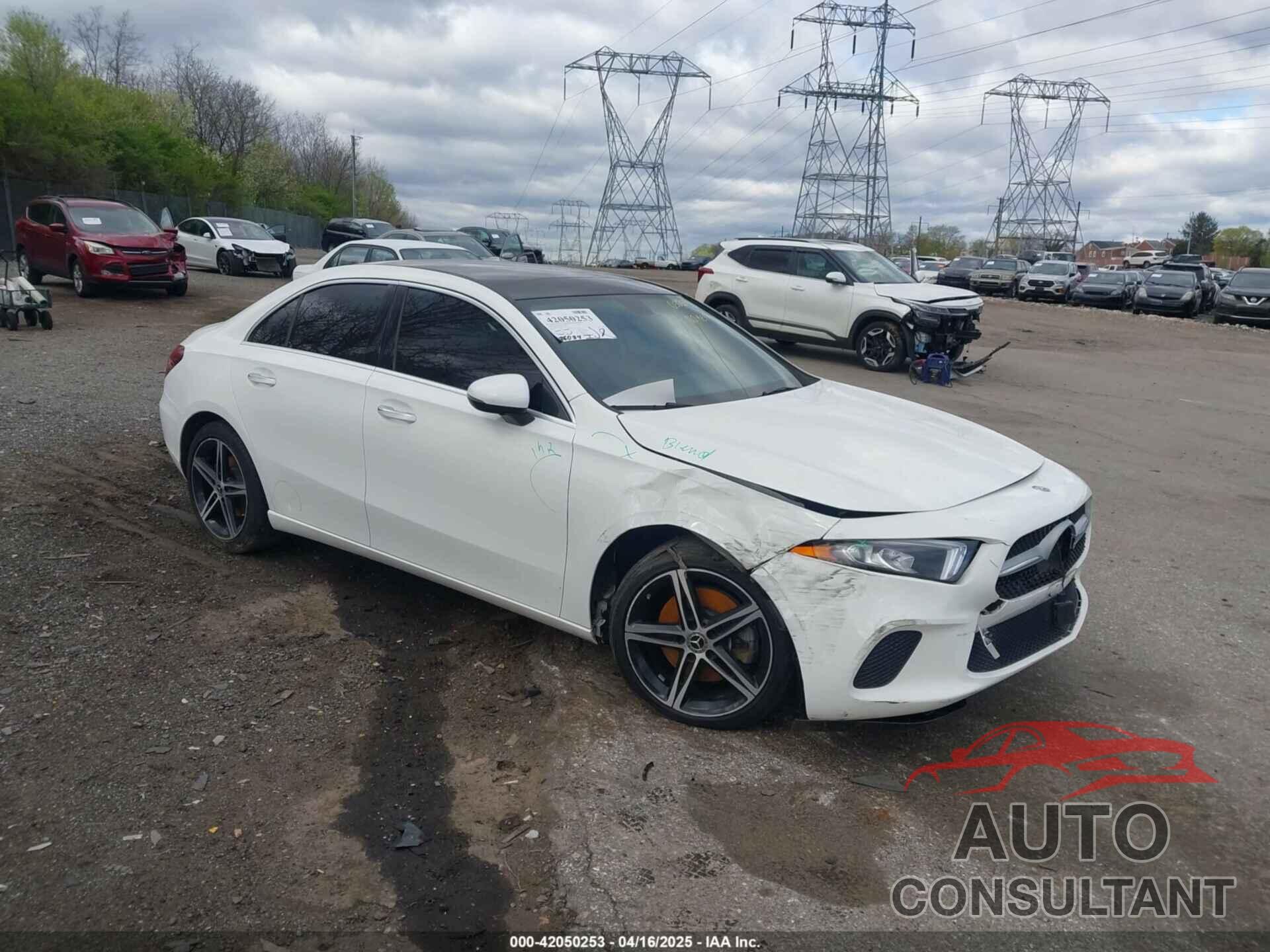 MERCEDES-BENZ A 220 2019 - WDD3G4FB1KW030381