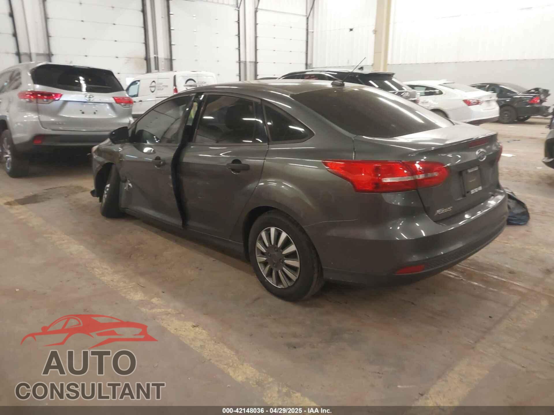 FORD FOCUS 2015 - 1FADP3E29FL275775