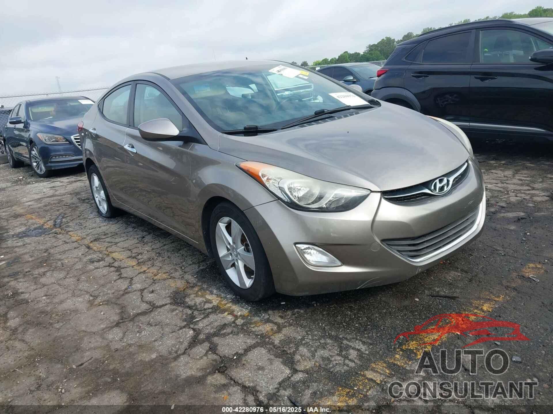HYUNDAI ELANTRA 2013 - 5NPDH4AE3DH323110