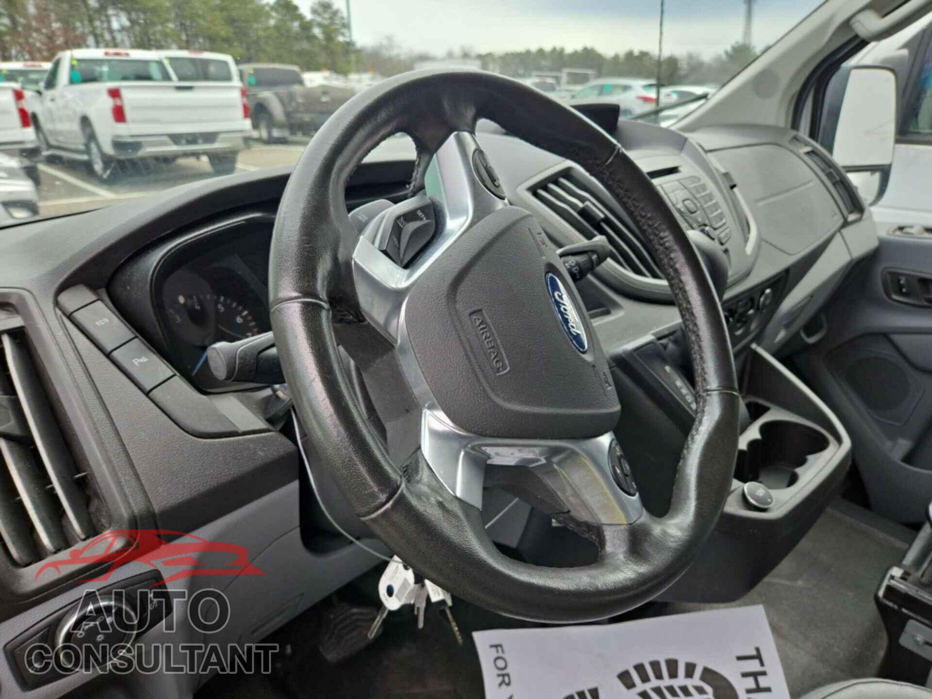 FORD TRANSIT 2017 - 1FTYR1YM4HKB43541
